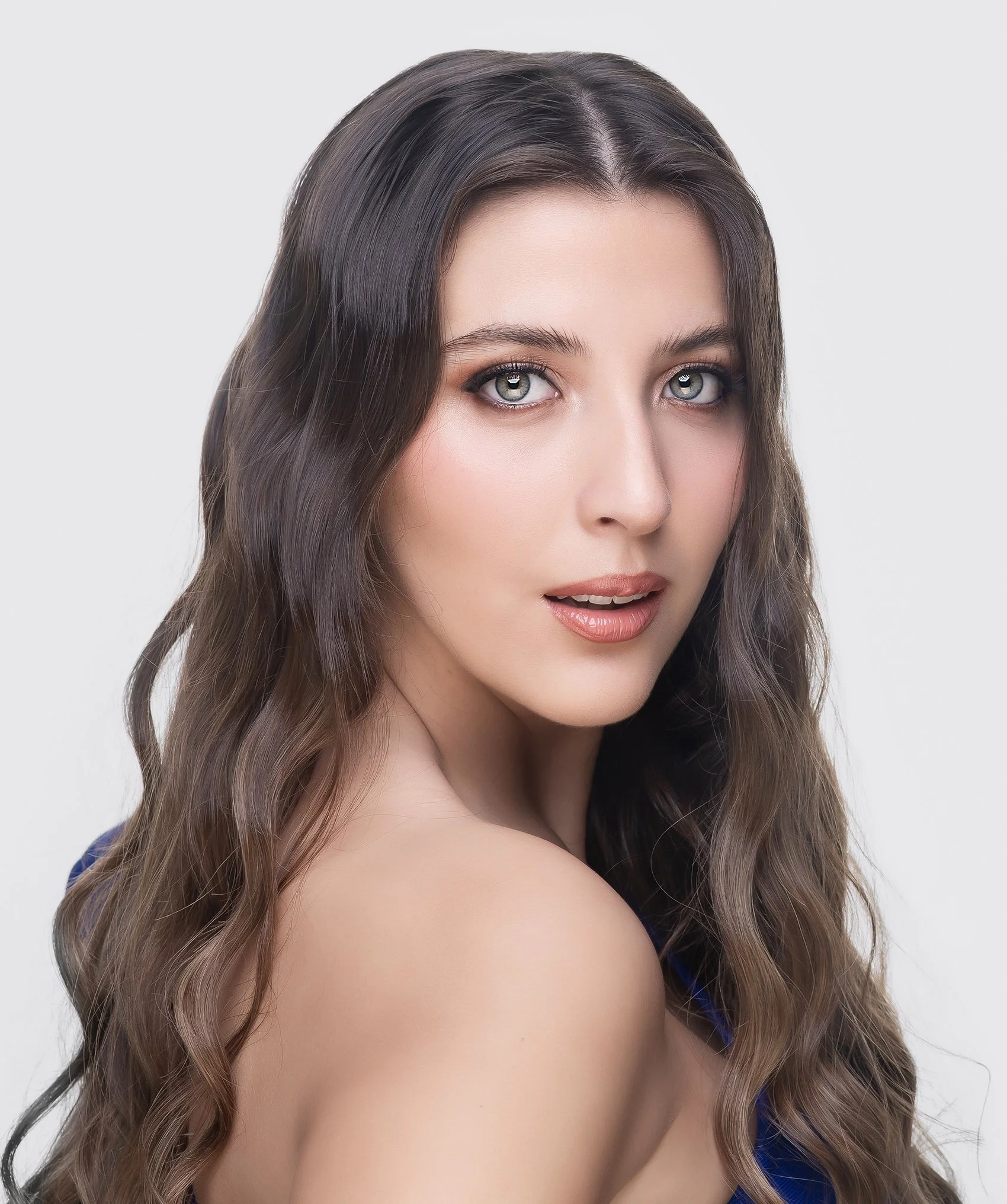 Aramburu, Headshot.jpg