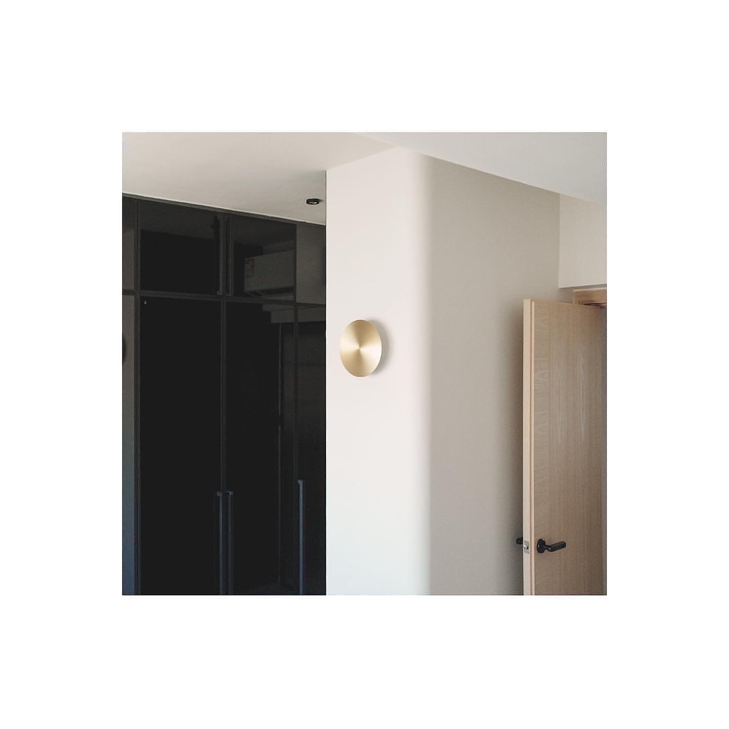Bedroom atmosphere 

Photography
@grasstso @123cheese_production 

#design #interiordesigner #residentialdesign #residential #naturallight #hongkonginteriordesigner #interior #atmosphere #sunlight #apartment #ziu_i.a #home #interiors #decor #interior