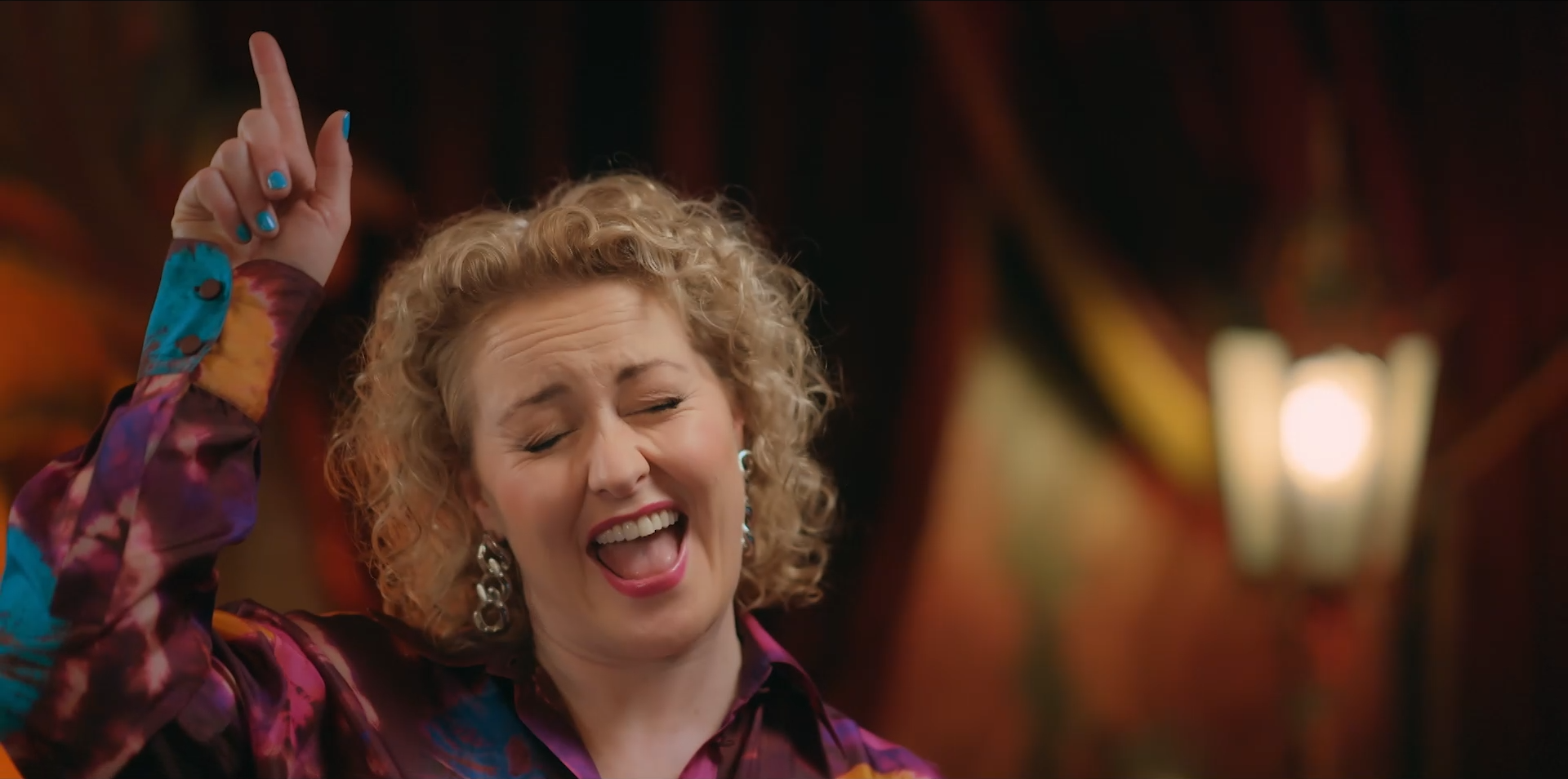 Take 5 With Zan Rowe S03 E006 - Casey Donovan.mp4.00_03_39_17.Still011.png