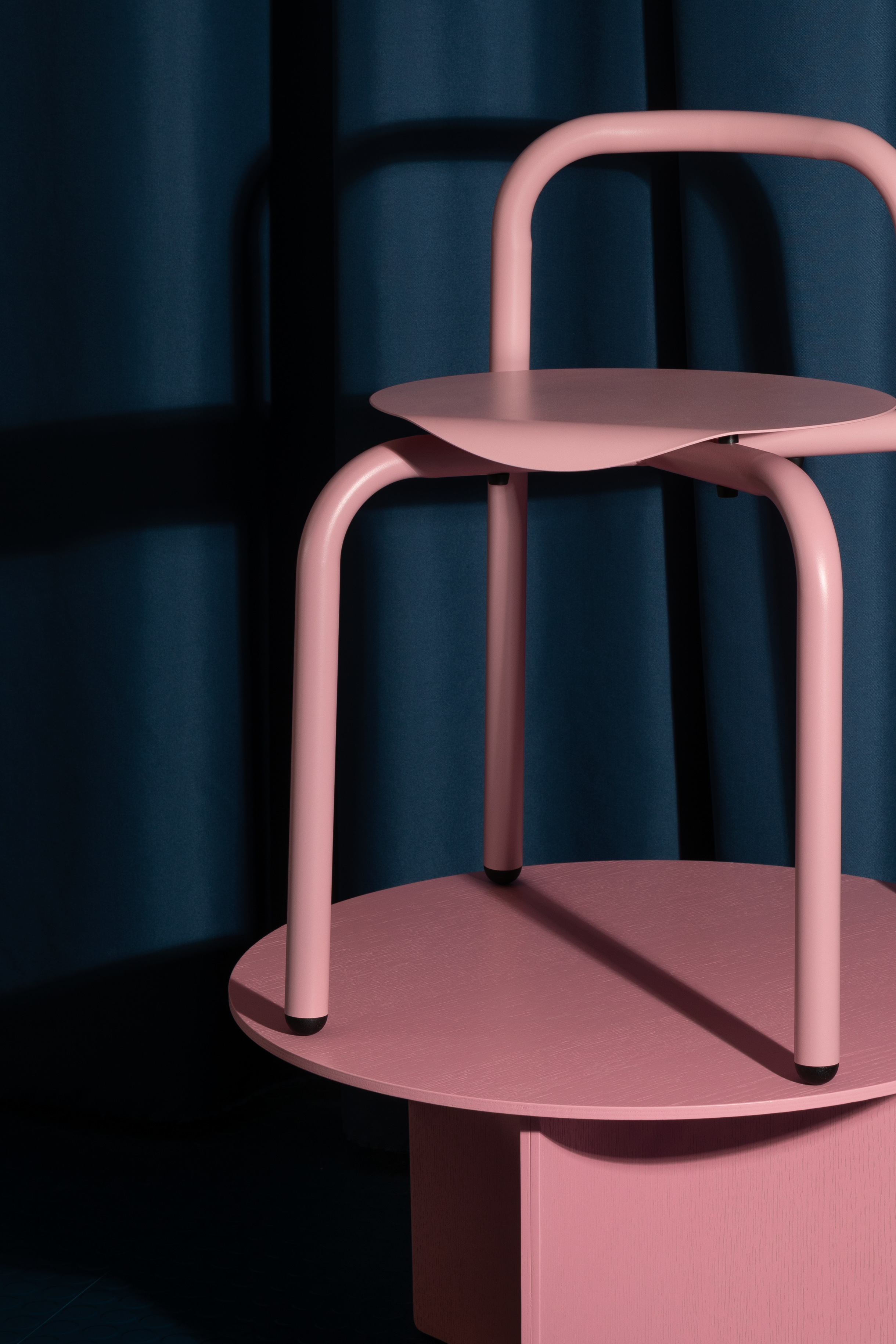 blockbau-32-outdoor-stool-rose-mood-03.png
