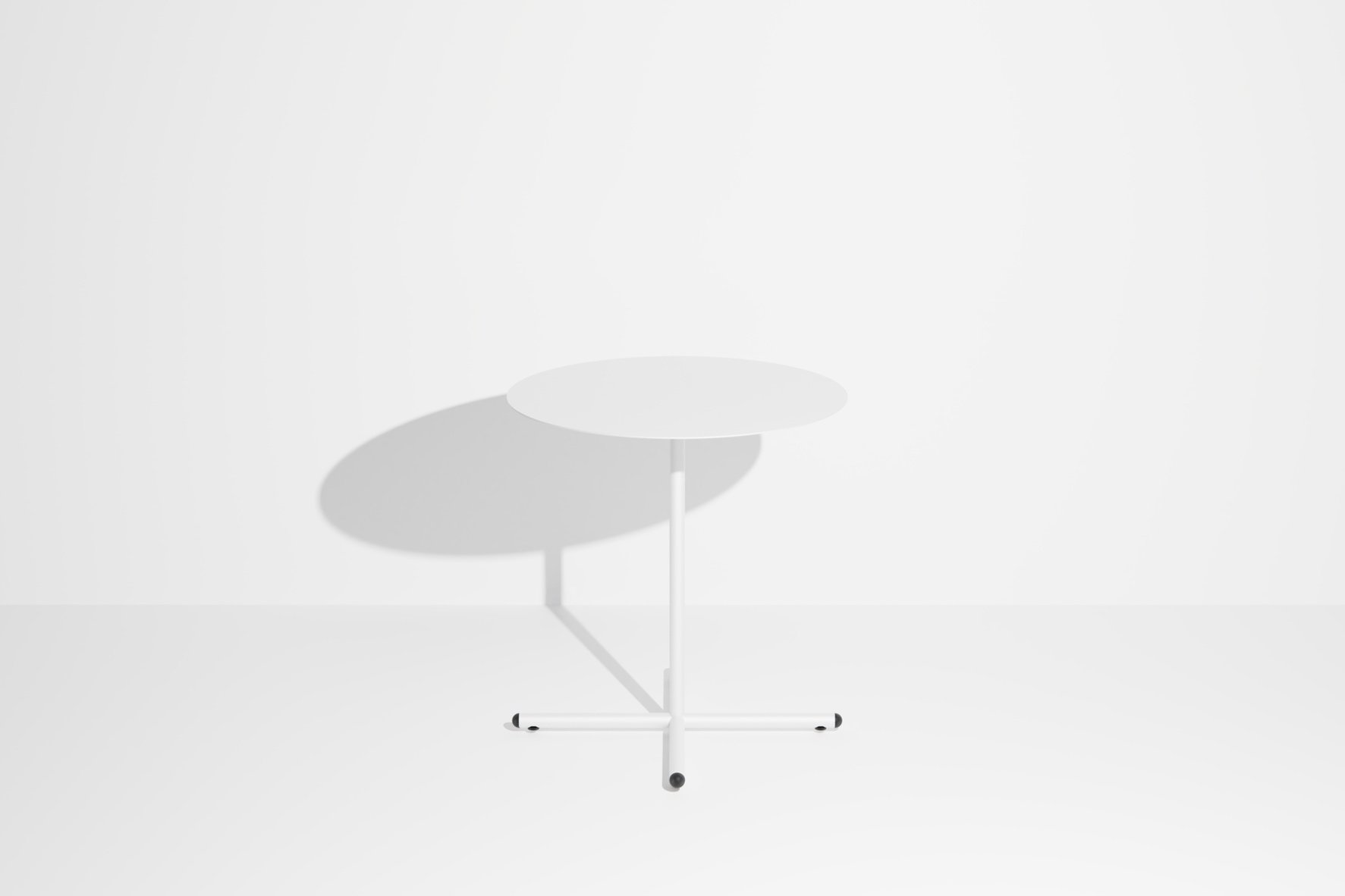blockbau-32-caf%C3%A9-table-round-white-packshot-shadow.jpg