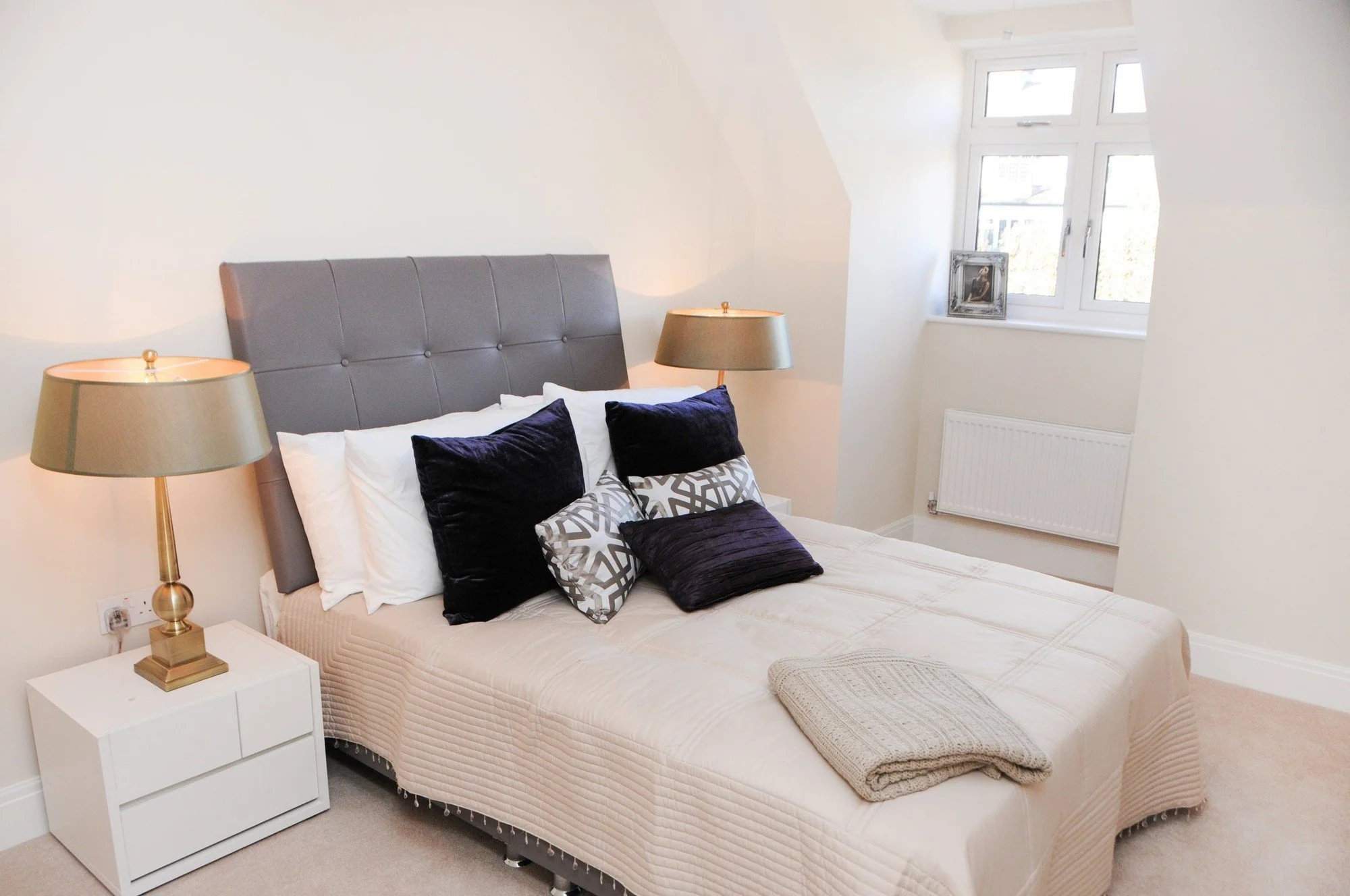 Mimosa-Close-Epsom-07-Top-Floor-Bedroom.jpg