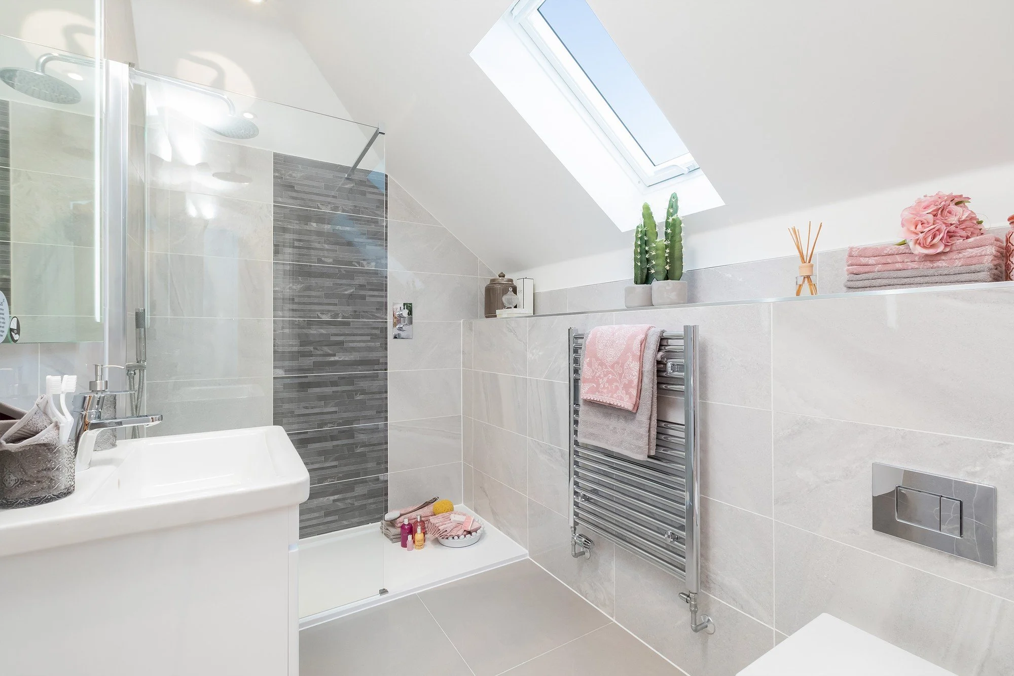 Smock-Mill-Place-Rottingdean-07-Top-Floor-Shower-Room.jpg