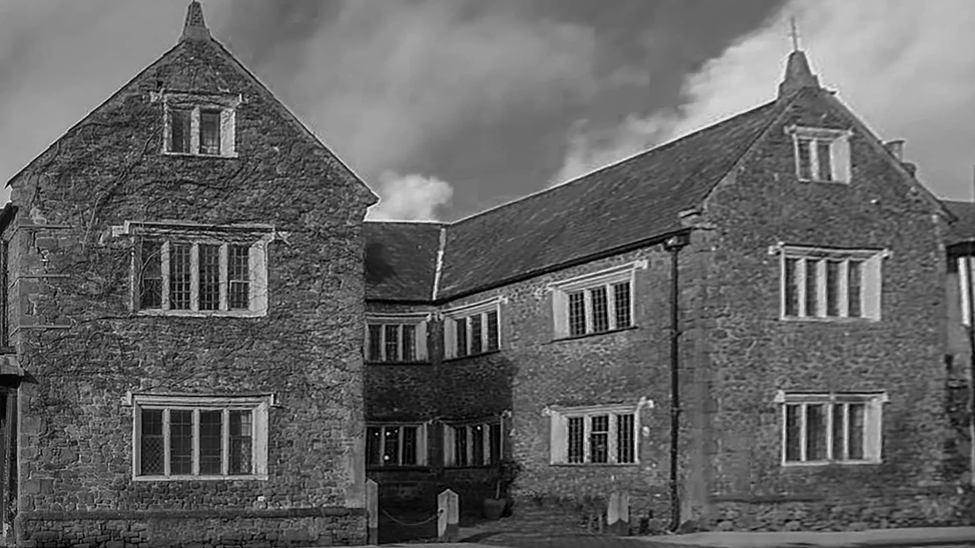 The Haunting of The Walronds, Cullompton: Witch Marks, Murders, and History