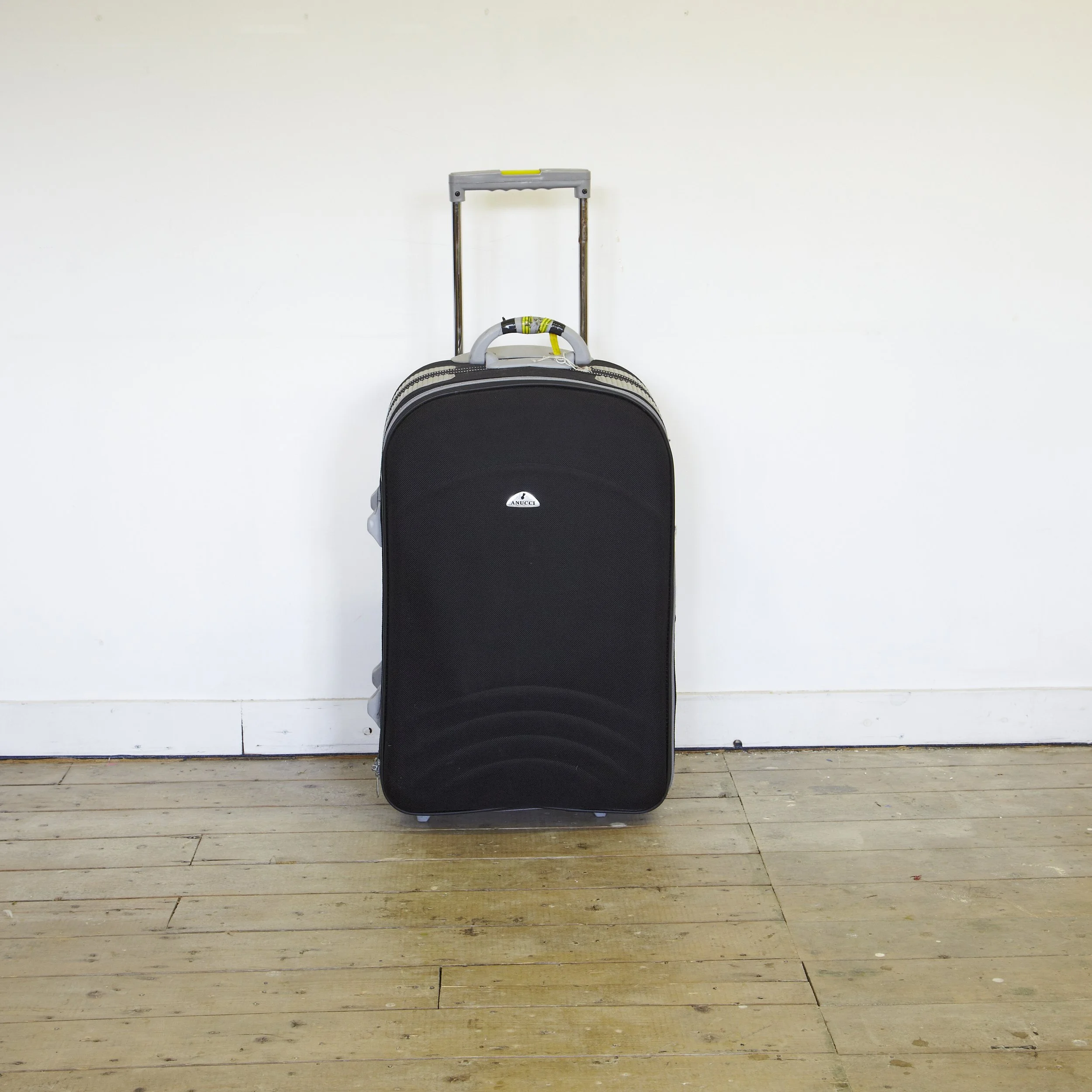 Unclaimed_Suitcases_001.jpg
