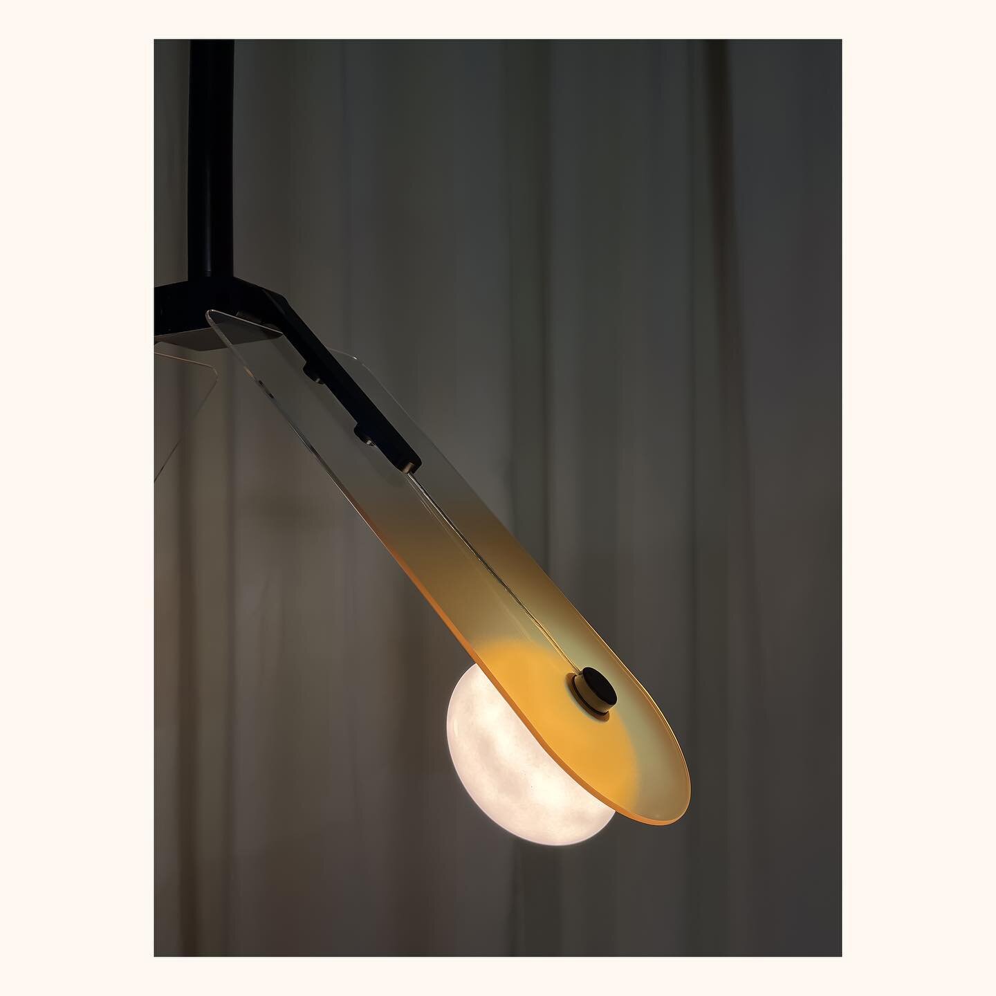 CHRYSALIS in Honey Amber Black Anodised Finish - Detail🦋✨

The fixture boasts a pair of adjustable ombr&eacute;-coloured glass wings, casting a captivating interplay of light and shadow. Its warm, opal ellipsoids emit a gentle, inviting glow.

Drawn