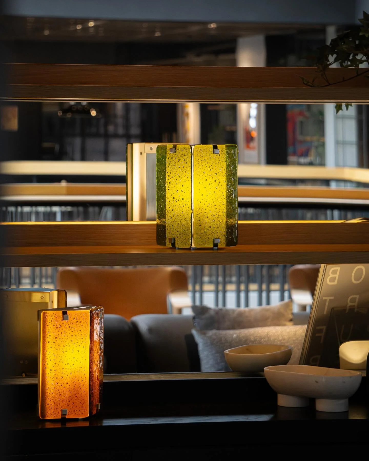 ✨ Mesmerik Table Light ✨

Emerged from creative dialogue between lighting designer-maker Riya Panchal of @mesemestudio and glass artist-designer Kira Phoenix K&rsquo;inan of @kpkinanglass , the Mesmerik collection is rooted in materiality and a desir