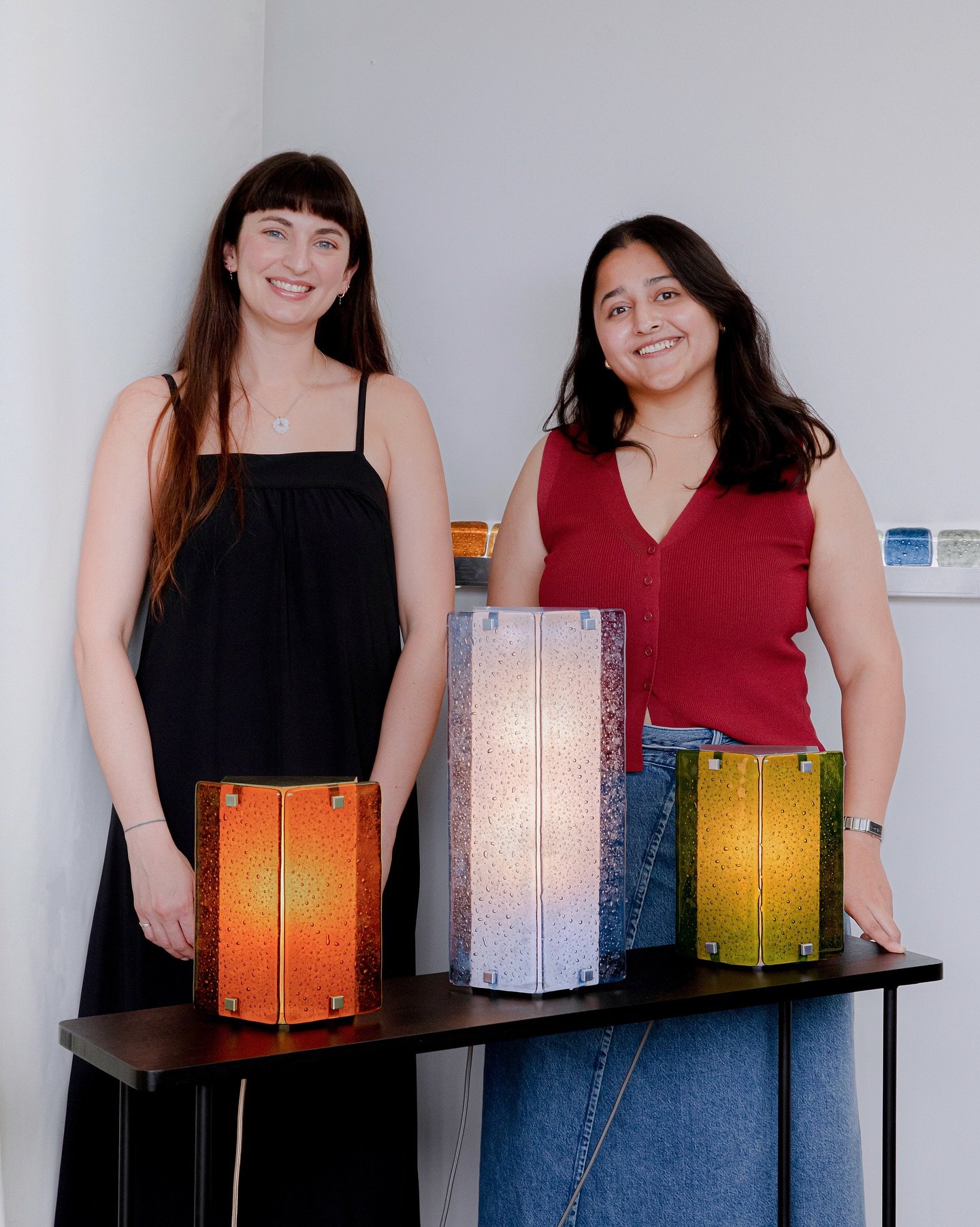 ✨MESMERIK - where light, materiality and emotion converge✨

Last month we launched our latest MESMERIK Lighting Collection, a collaboration between me @mesemestudio and glass artist-designer Kira Phoenix K&rsquo;inan of @kpkinanglass ✨

Kira and I fi