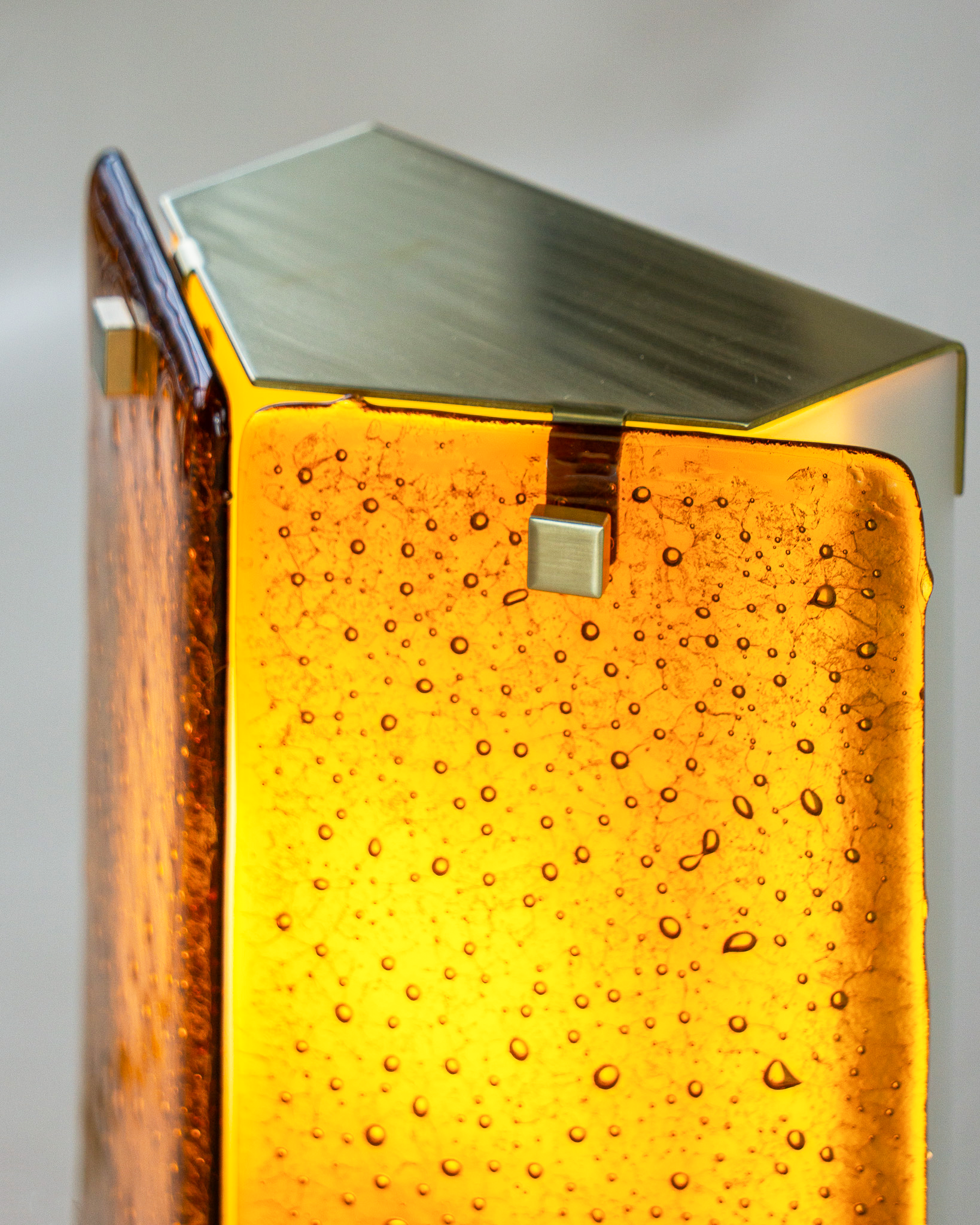 MESMERIK Table Light in Honey
