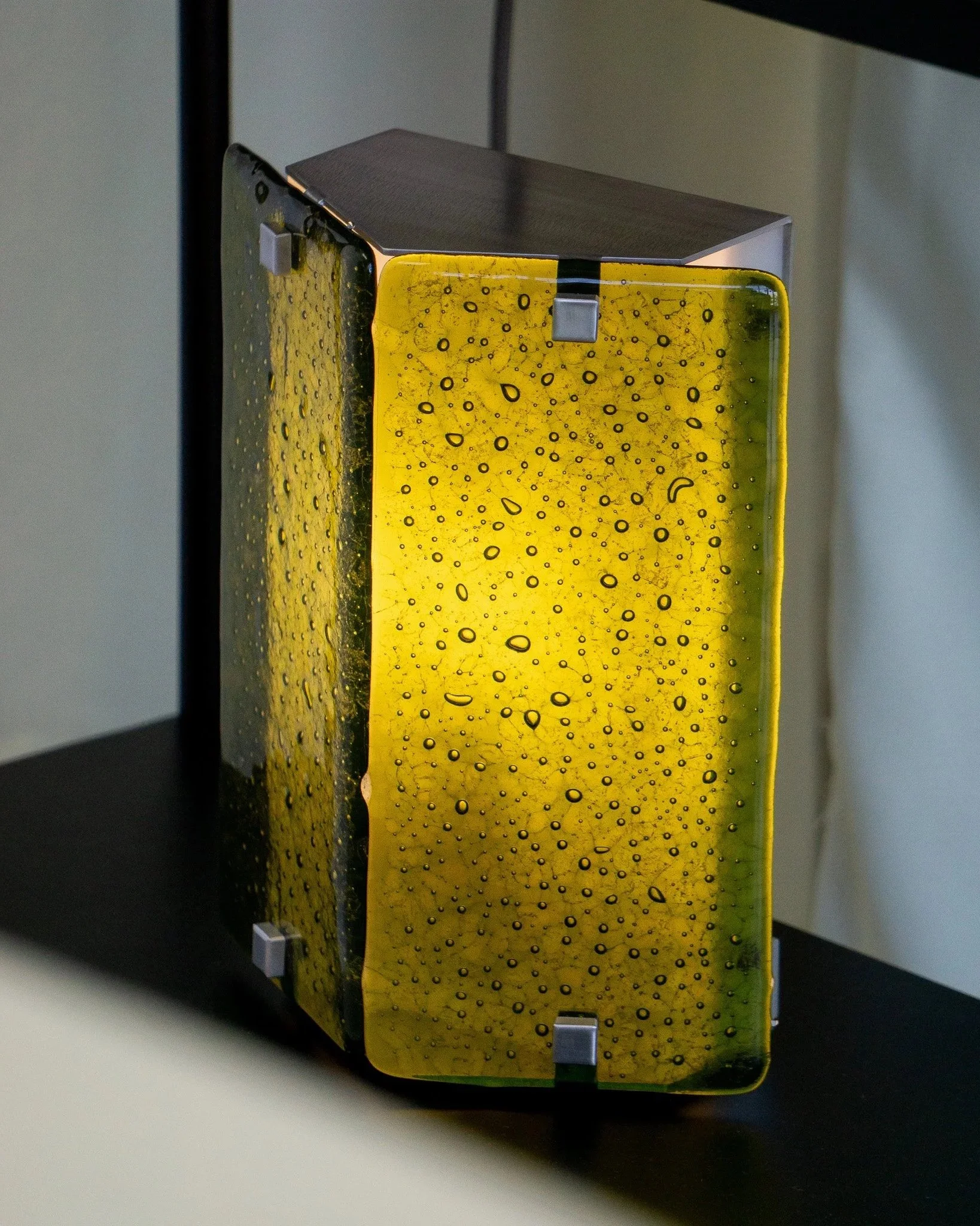 MESMERIK Table Light in Green