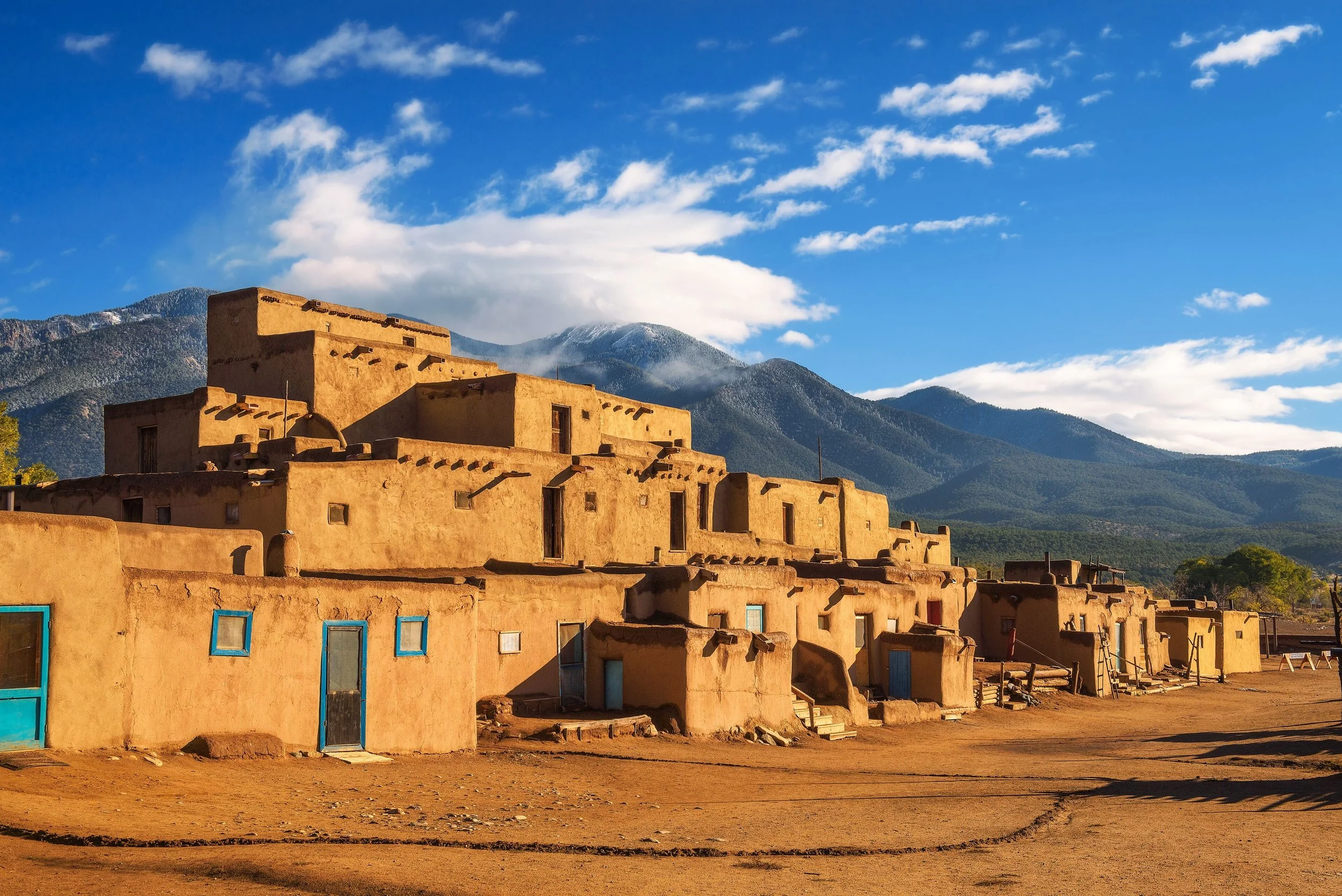 Taos Pueblo: 1000 years old, the oldest continuously inhabited building in the US and a UNESCO World Heritage Site