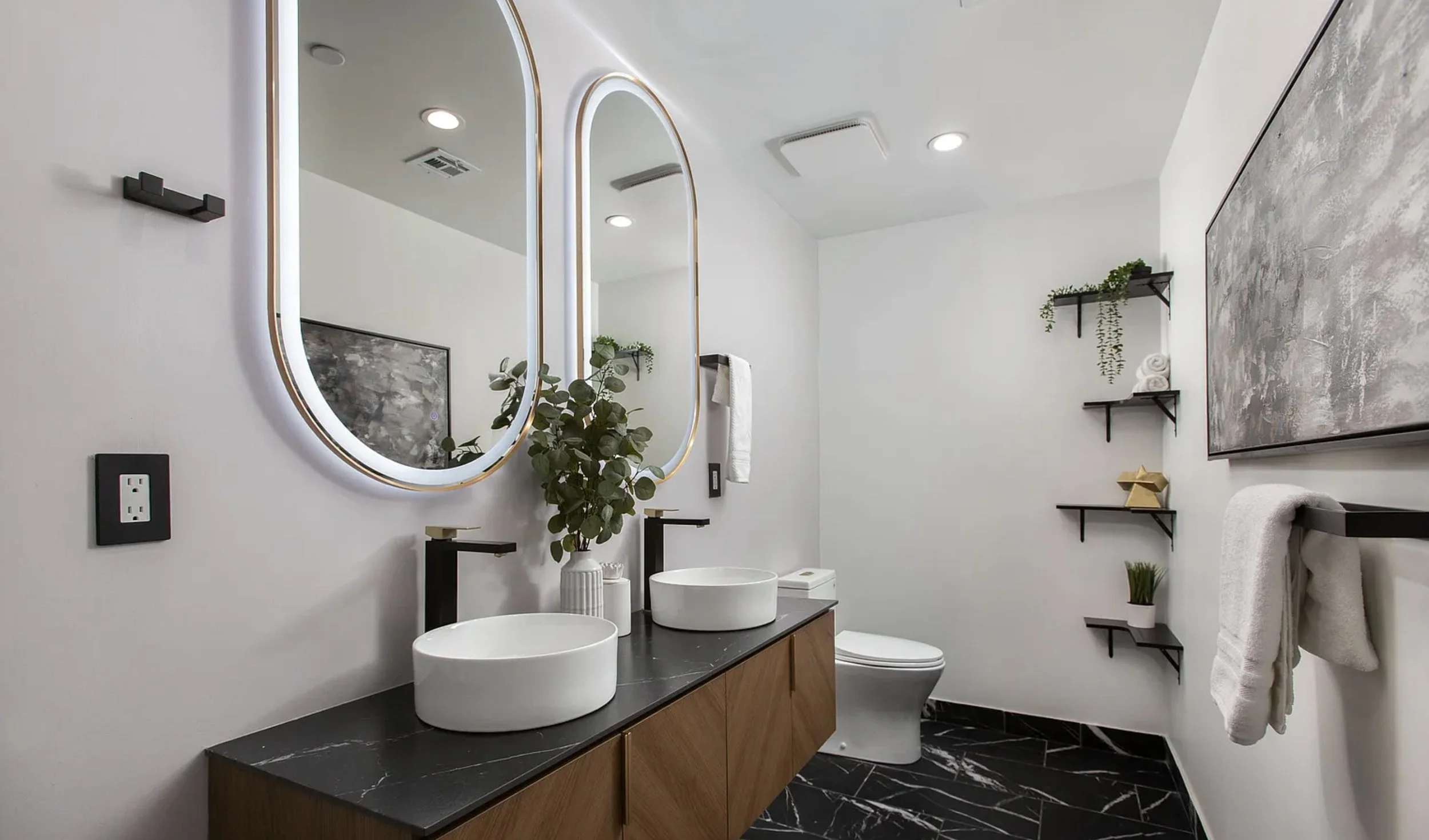 8402-E-Heatherbrae Bath.jpg