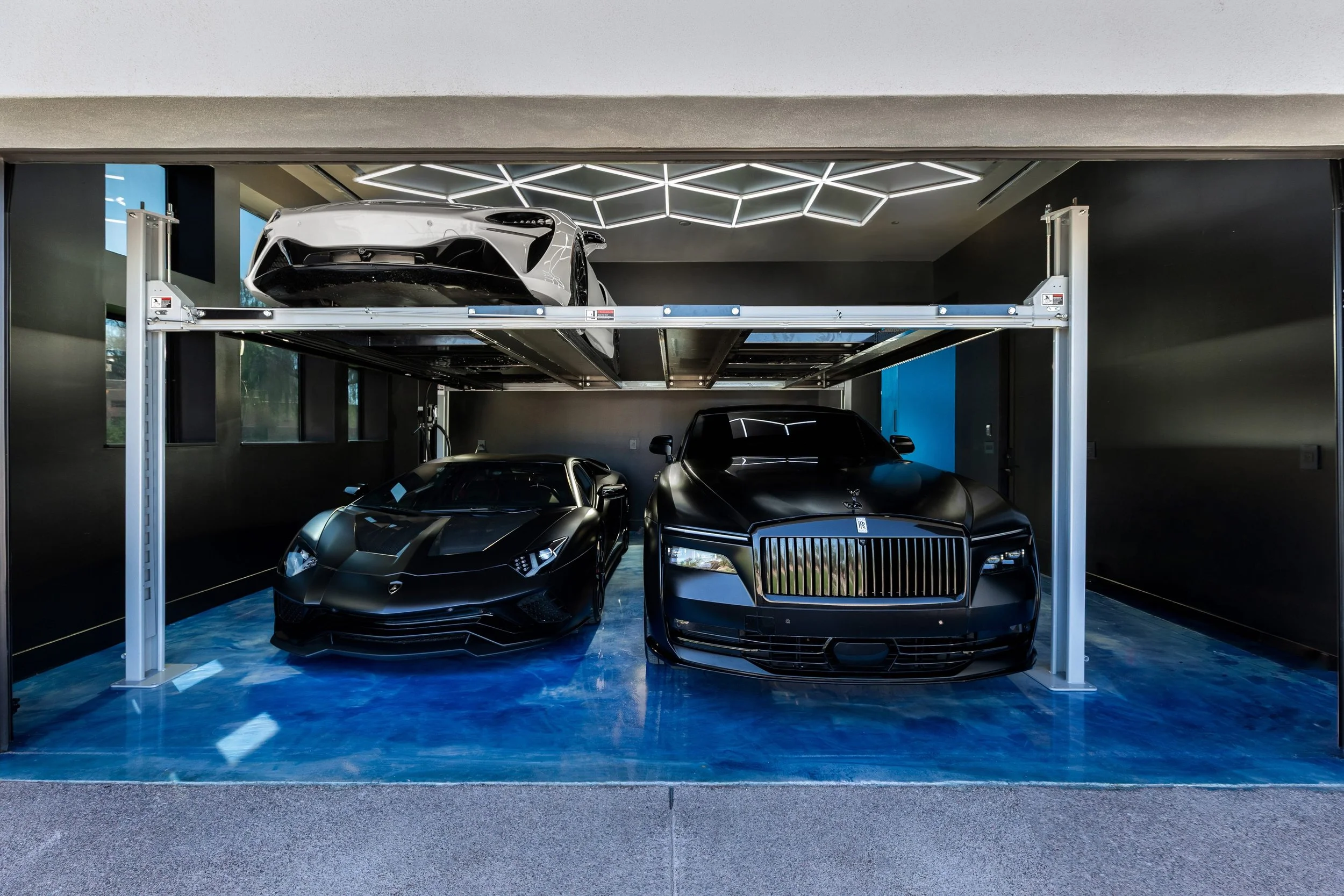 88-Cactus Wren Garage w Cars.jpg