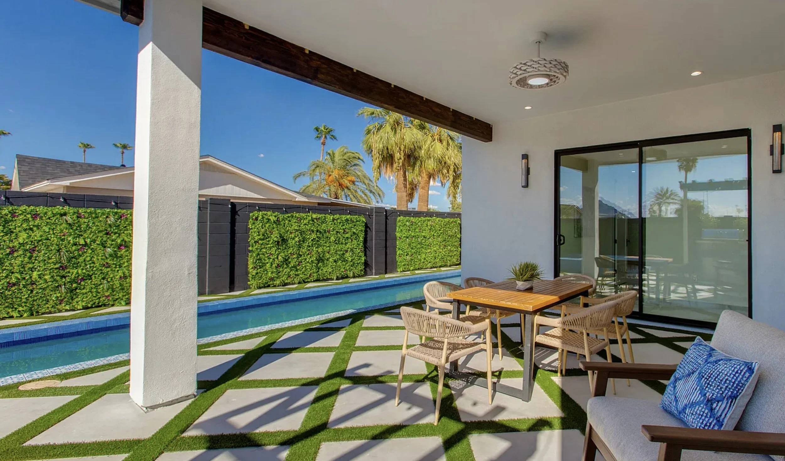 8402-E-Heatherbrae Patio.jpg