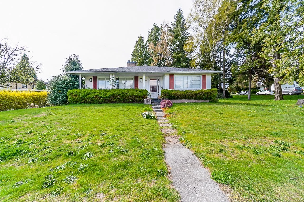 1129 Dolphin Street White Rock-1.jpg