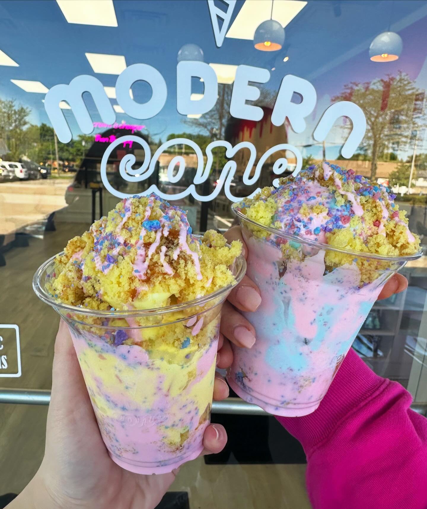 COTTON CANDY STACKER - here for a limited time!
📍@moderncone
🍦your choice of ice cream stacked with cotton candy sauce, cotton candy crunch and vanilla cake! 🍬