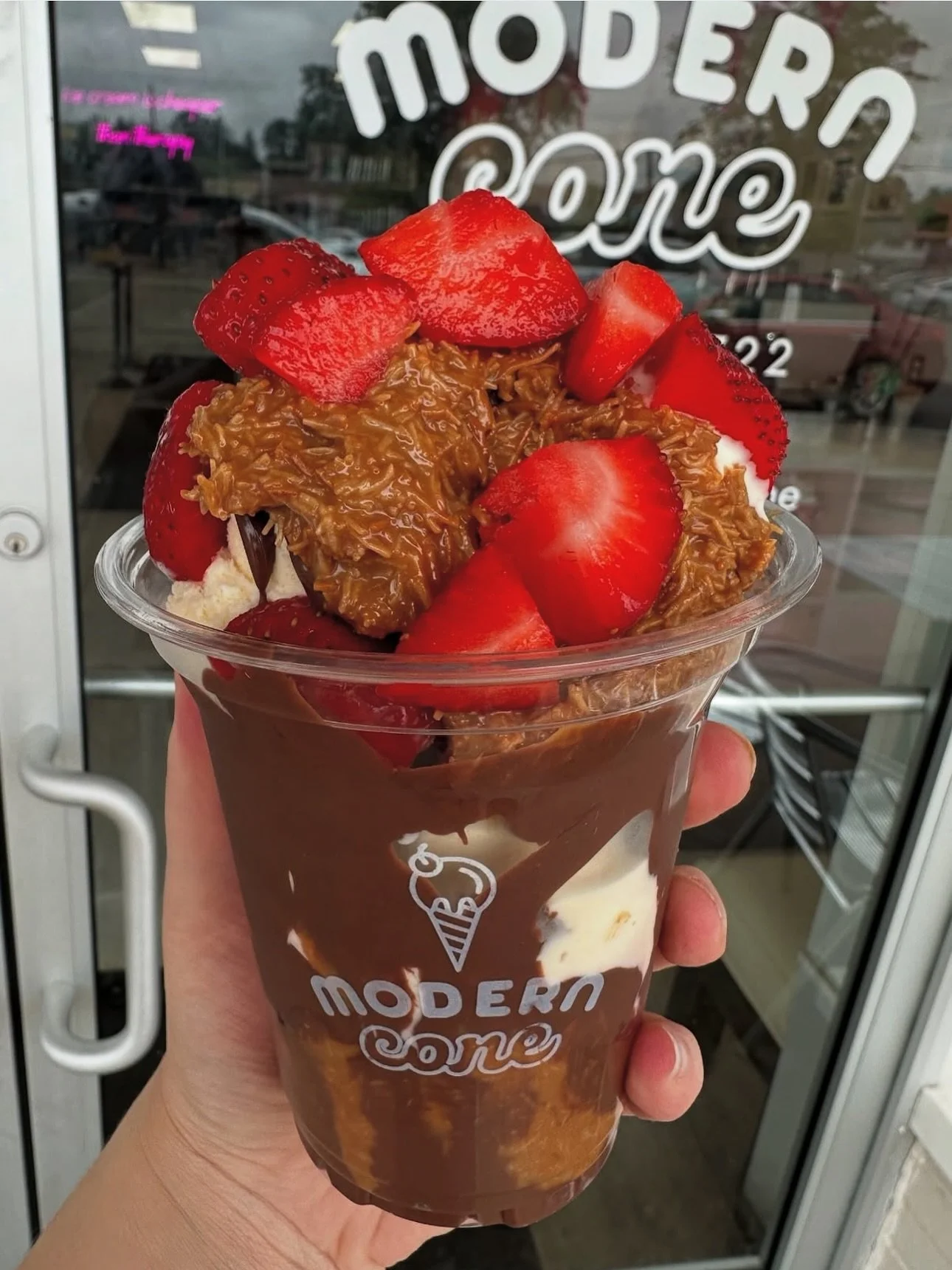 YOUR CHOICE! Biscoff OR pistachio dubai stackers here until supplies last. Grab one&hellip; or both 😉🍦
📍@moderncone