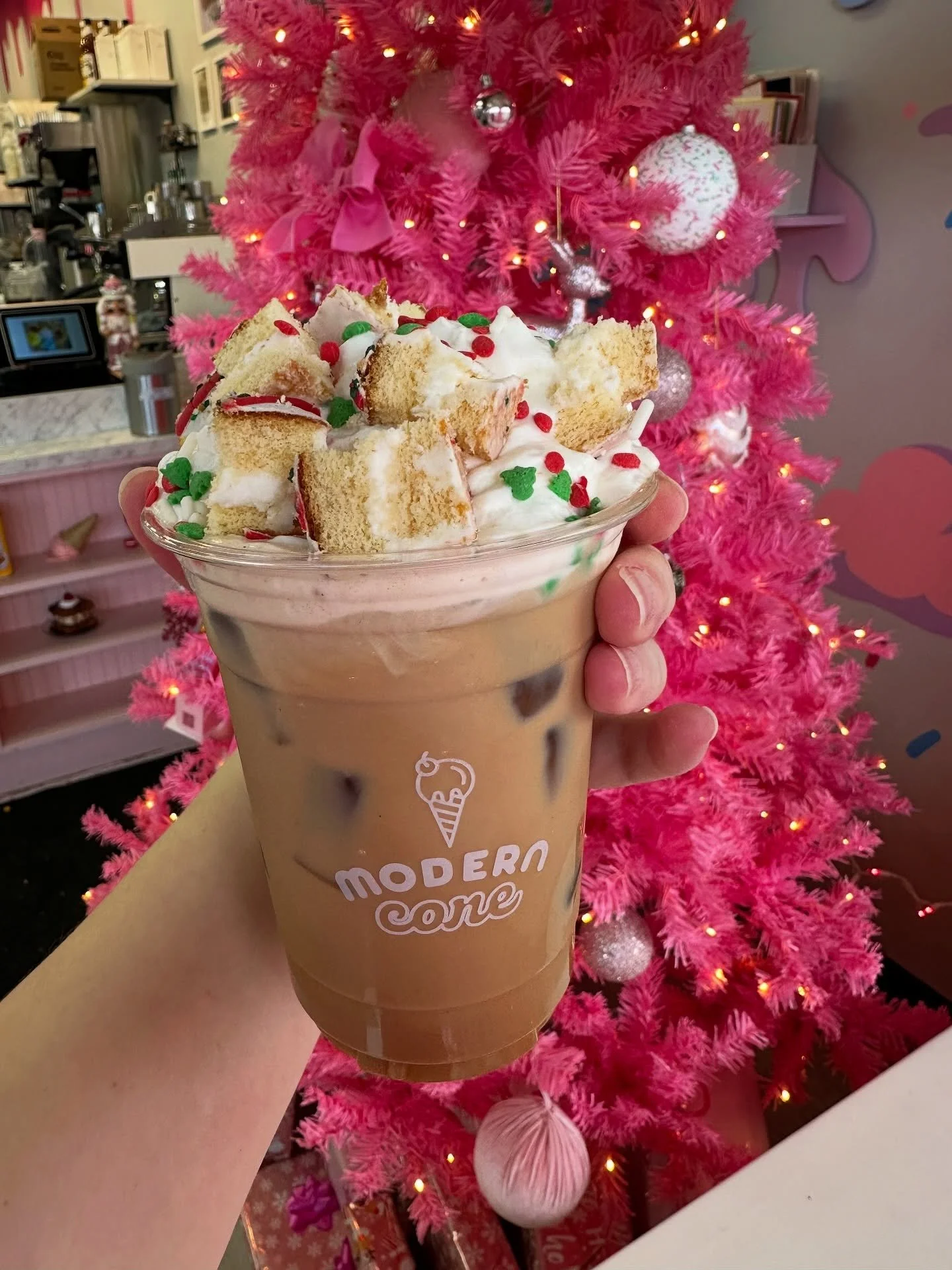 NEW 🎄☕️ 📍@moderncone
little Debbie Xmas tree latte (housemade cupcake syrup)
Peppermint mocha latte (hot only)