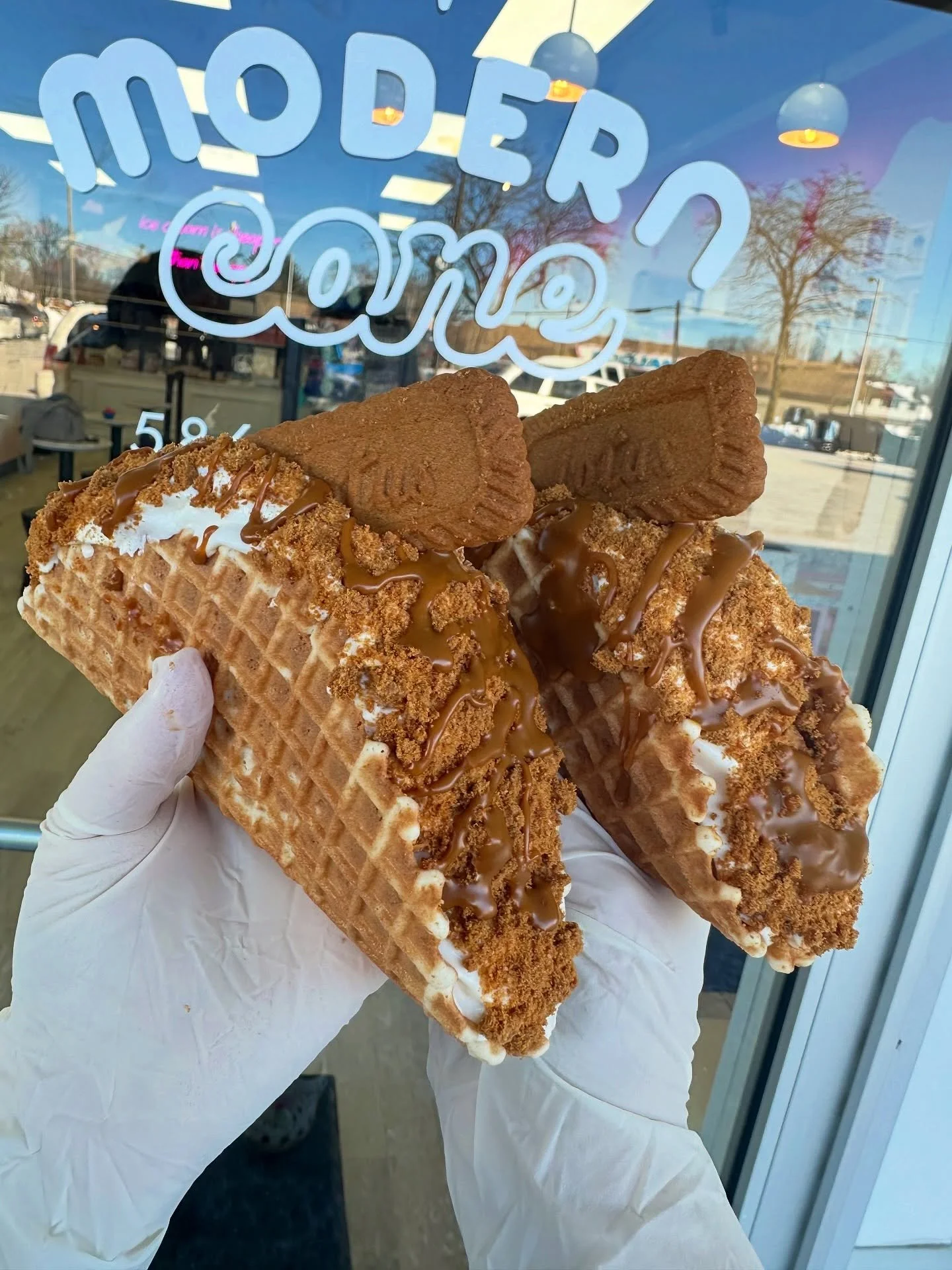 BISCOFF ice cream tacos! 🌮 🍦in our grab n go freezer now! $10
📍@moderncone