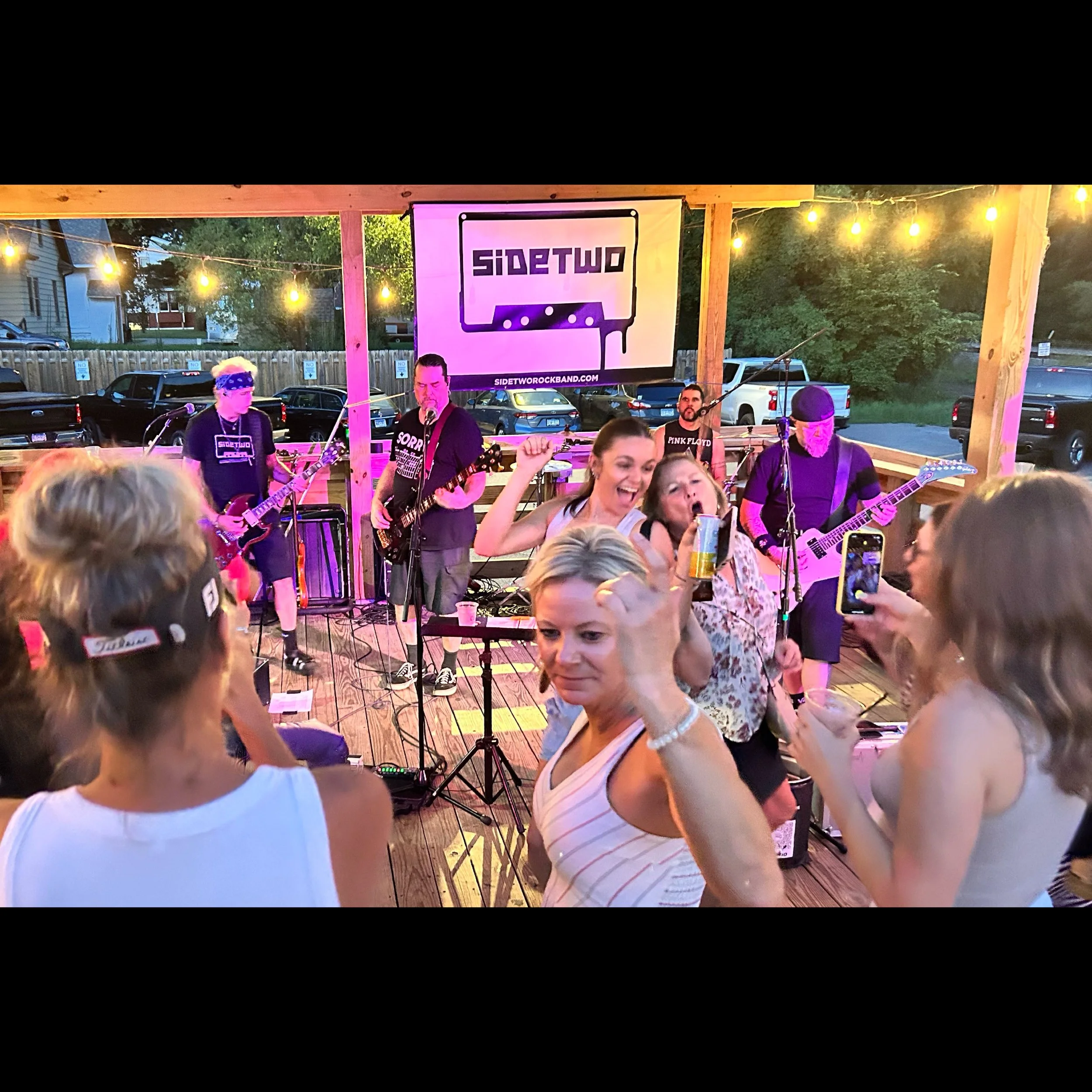 Tootsies Lakeside Pub - Aug 16, 2025