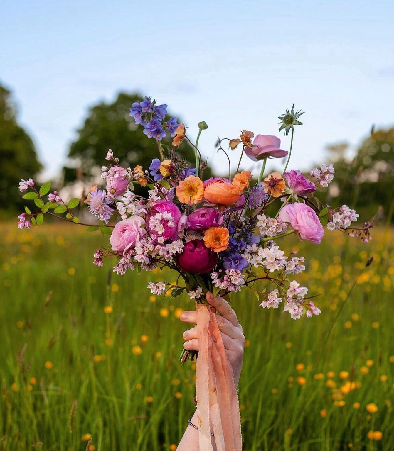 Wild flower bouquets for the win. Always. 

#weddingplanning #nycweddingplanner #nycweddings #westchesterweddingplanner #westchesterweddings #flowers #weddingflowers #floraldesign #events #eventplanner #eventplanning #eventplanningtips #eventdesign #