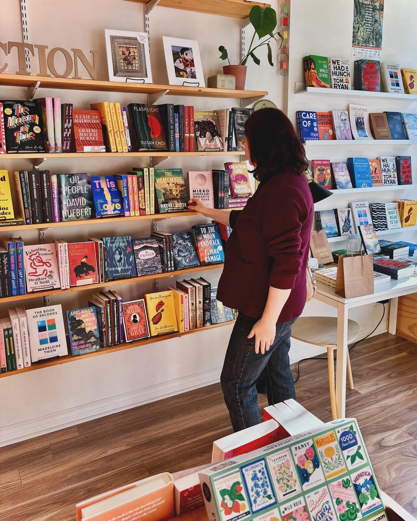 Visited @onthesamepage.books at last! Picked up titles by Emily Henry (summer sale table ⛱️) and M. G. Vassanji, plus cute bookmarks and buttons 📚 Glad to see @indiebookstoresca thriving in my hometown! Now... 🤞🏻 promising to use self control and 