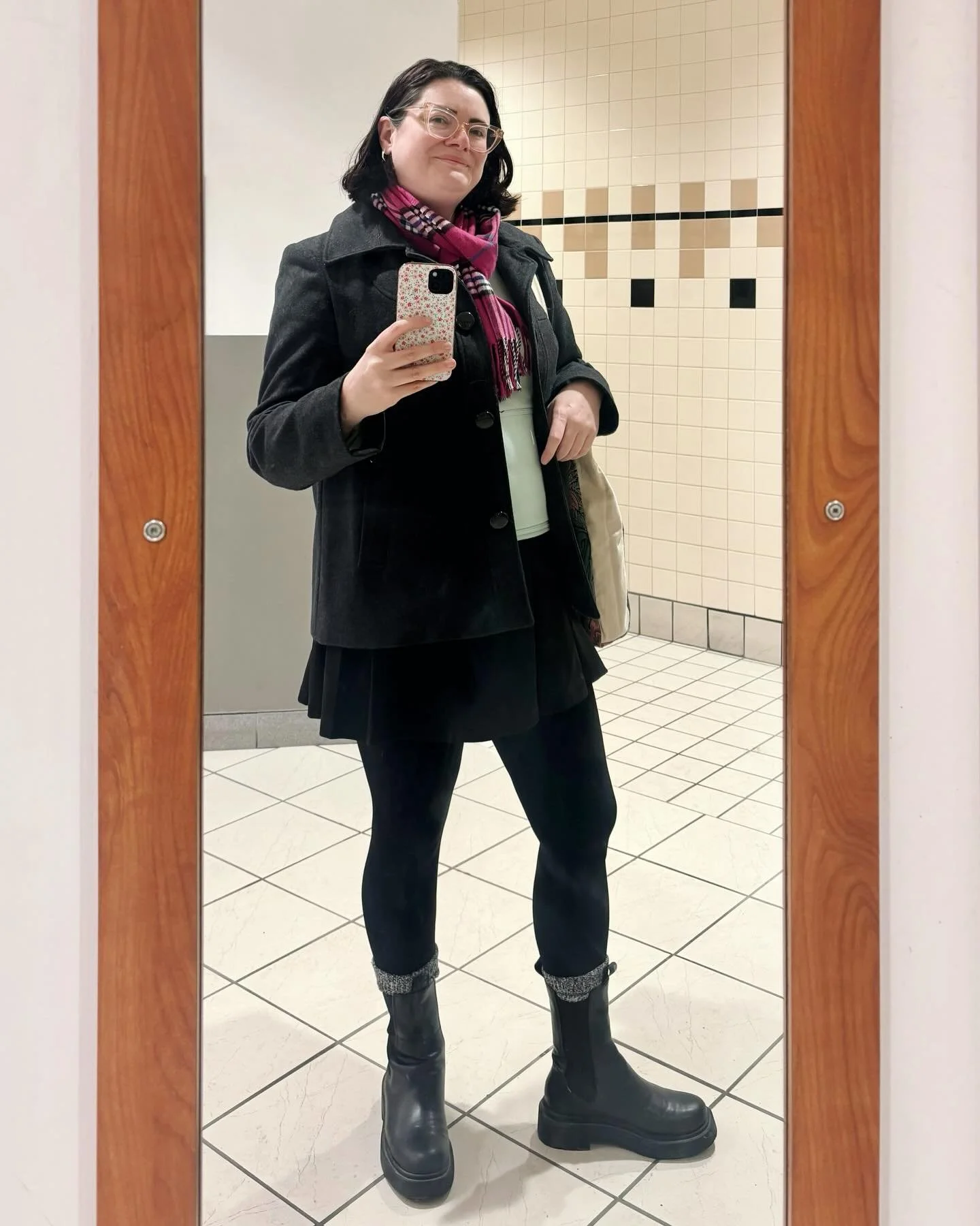 First week of '26 🙌🏻 FaSHioN, snow people, food court, rime ice, taking notes, cat in accessories bowl 🍒 #ootd #deardiary #yycwinter