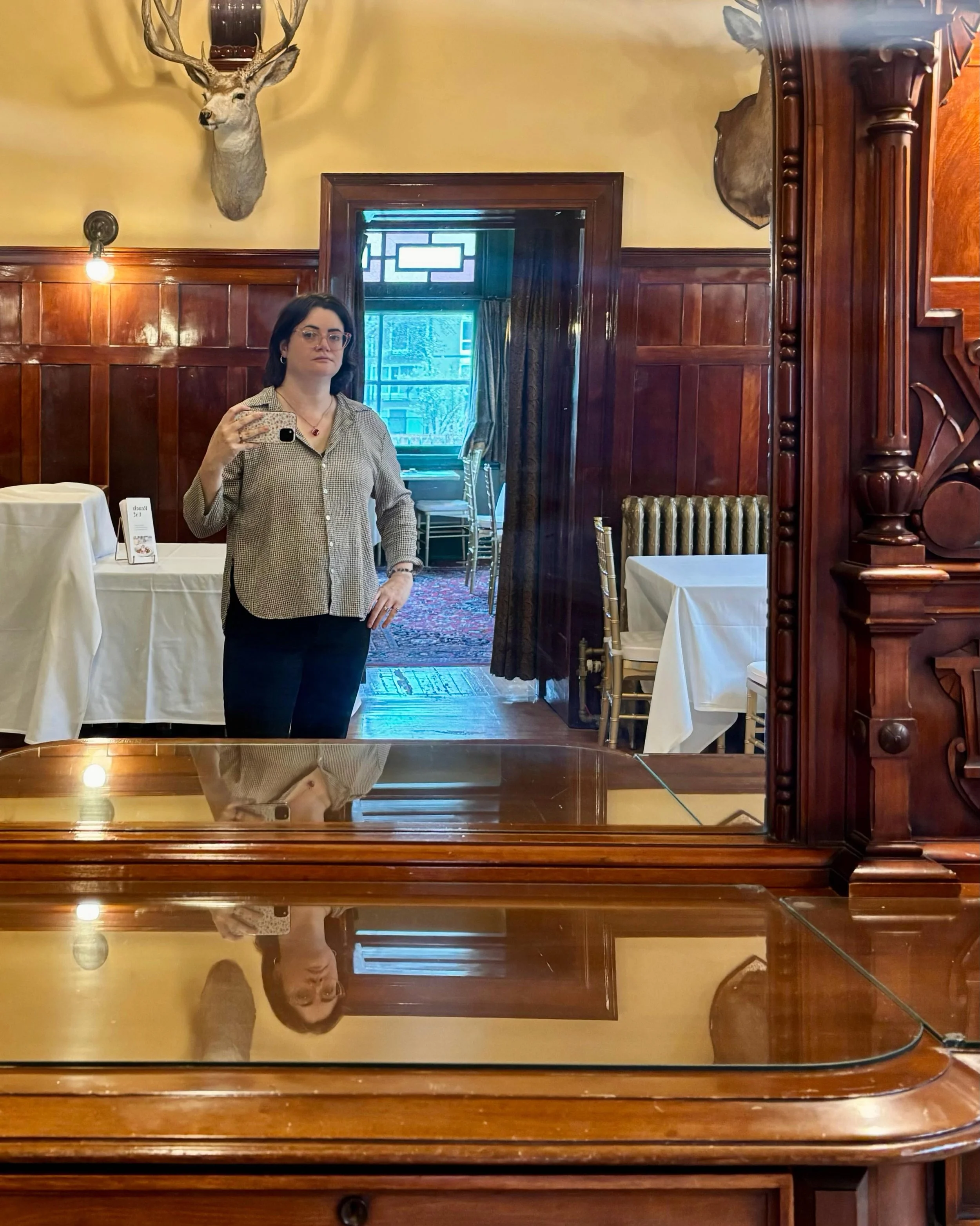 Thanks to @lougheedhouseyyc and @ucalgary CIH for hosting 🗺️ MAPPING HISTORY: The Calgary Atlas Project art exhibition (wrapping this weekend - check it out Sunday, 11:30 AM - 3 PM) &amp; the tie in observational drawing workshop I led, Illustrating
