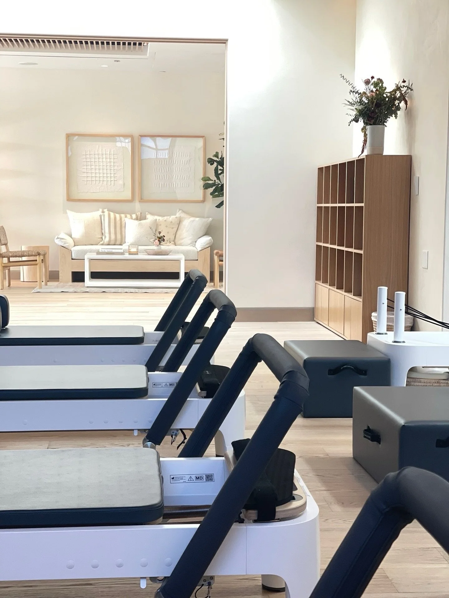 book your classes for the week.

#oladalife #wellnessboutique #carpinteria #santabarbara #reformerpilates #yogastudio