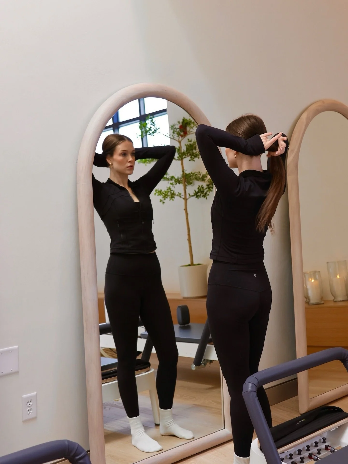 Things we find chic&hellip;

#oladalife #reformerpilates #christmasincarpinteria #holidayseason #carpinteriayoga