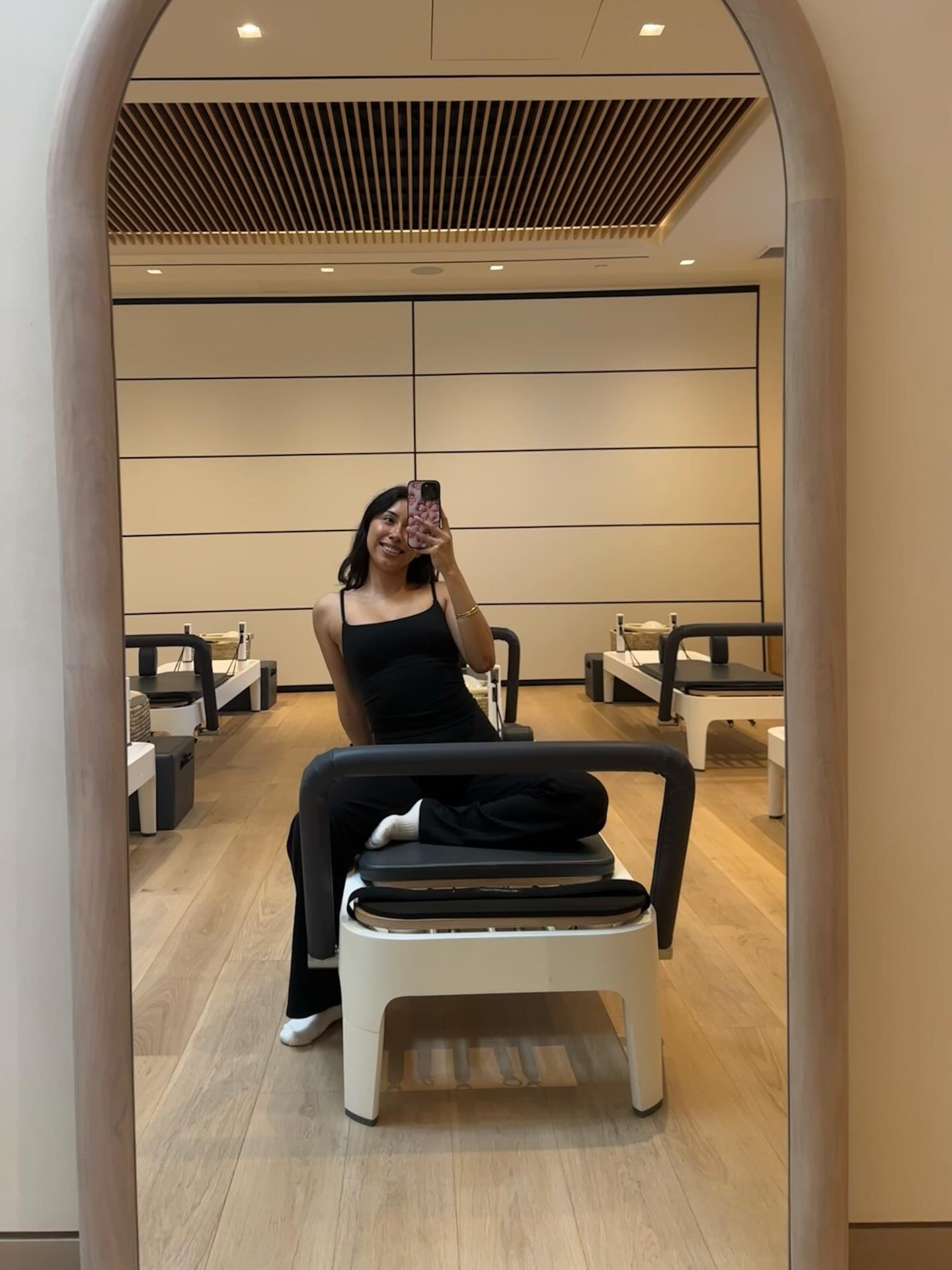 o&bull;la&bull;da&bull; (noun)
-life, vitality, wellness, harmony 🤍

come back home to yourself here- link in bio to book!

#oladalife #lindensquare #yogastudio #reformerpilates #carpinteria