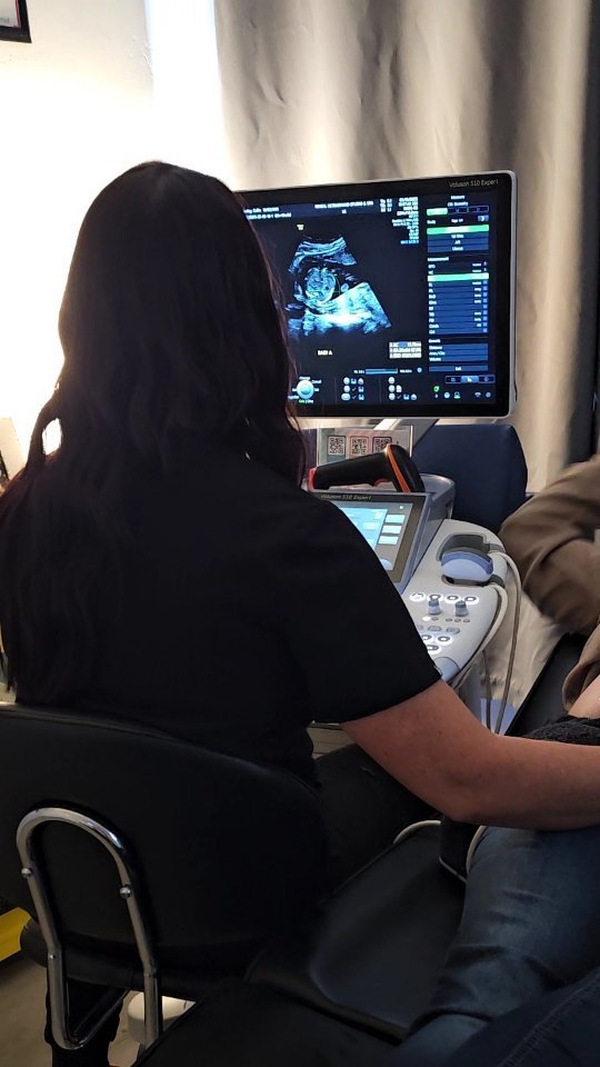 #TwinJoy 🎉👶👶
This mama may be experienced in the baby department, but having twins is a whole new adventure! 🤱
💕 Seeing her face light up as she meets her little ones is truly an incredible experience. ✨
Don't wait to meet your newest arriva