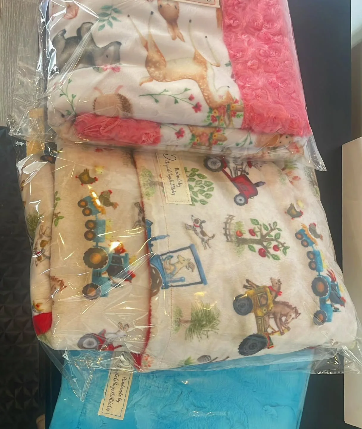 Cozy Up with Minky Blankets! 🧸🛏️

Exciting news! 🎉
We have some adorable minky baby blankets handcrafted by @chrystalshugs.n.stitches
now available at our clinic for just $50. 

These super soft and cozy blankets make the perfect gift for any litt