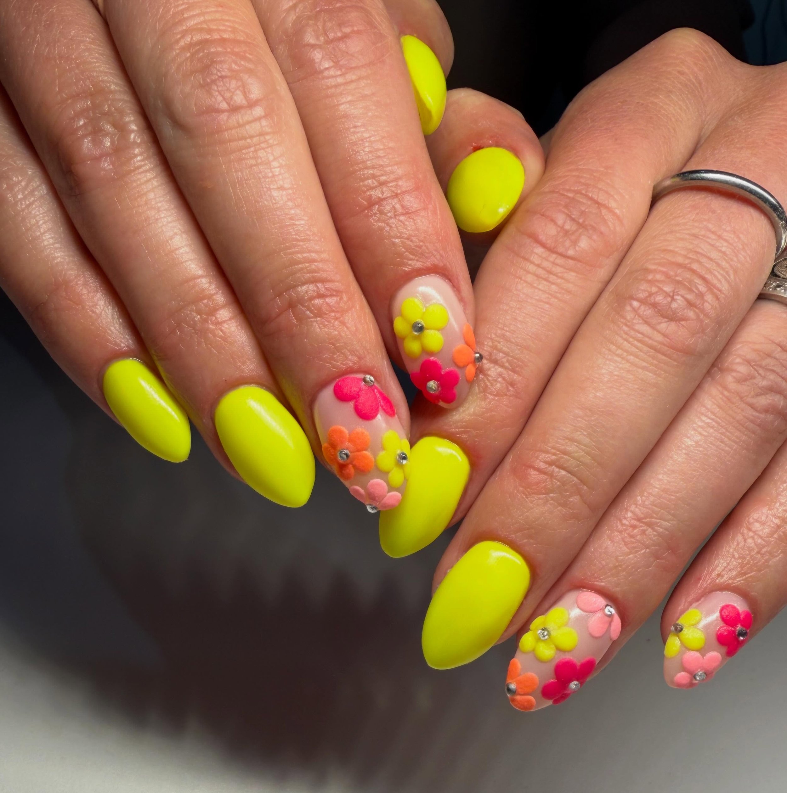 Give me all the neon 😍 
&bull;
&bull;
@revealstudiospa 
#summernails #neonnails💅 #utahnailtech #southernutahnails #nailinspo