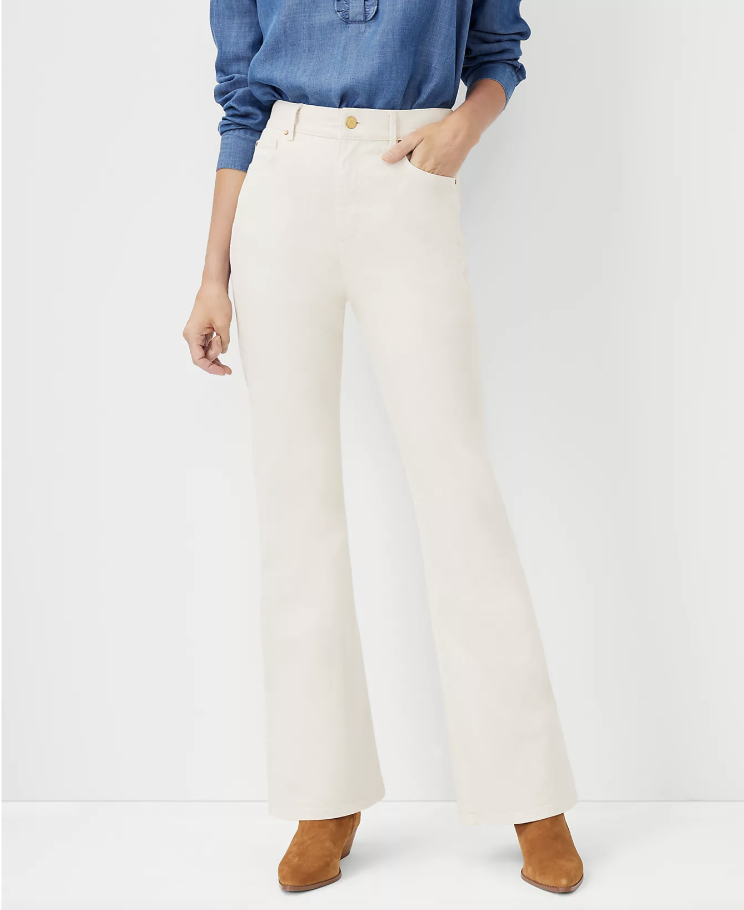 Sculpting Pocket High Rise Boot Cut Jeans In Ecru (Copy)