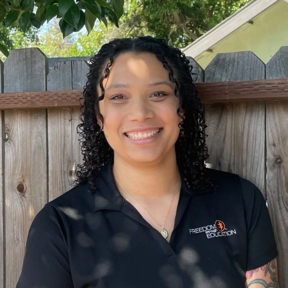 about-kelly-sieger-freedom-through-education