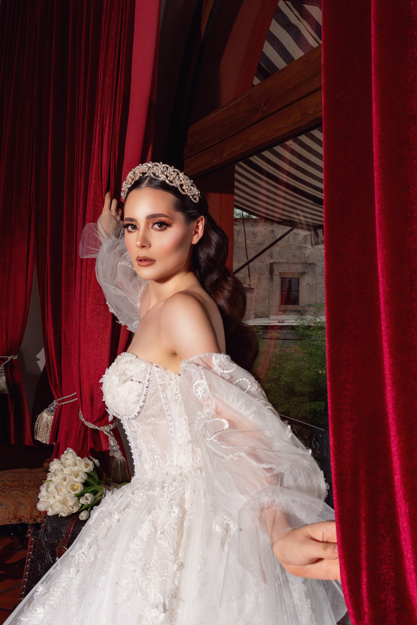 Fernanda Beltran para LOLIS COTA Novias
