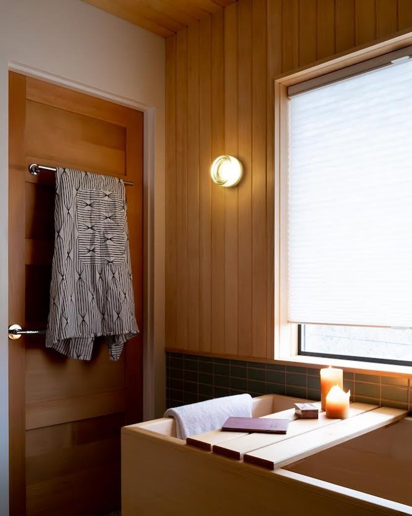 Some interior detail shots for a recently completed project. 

A Japanese inspired bathroom with cedar soaking tub to make it through the PNW winters.

Styling by @schieckspaces 

#interiordesign #bathroomdesign #design #details #cedar #pnwdesign