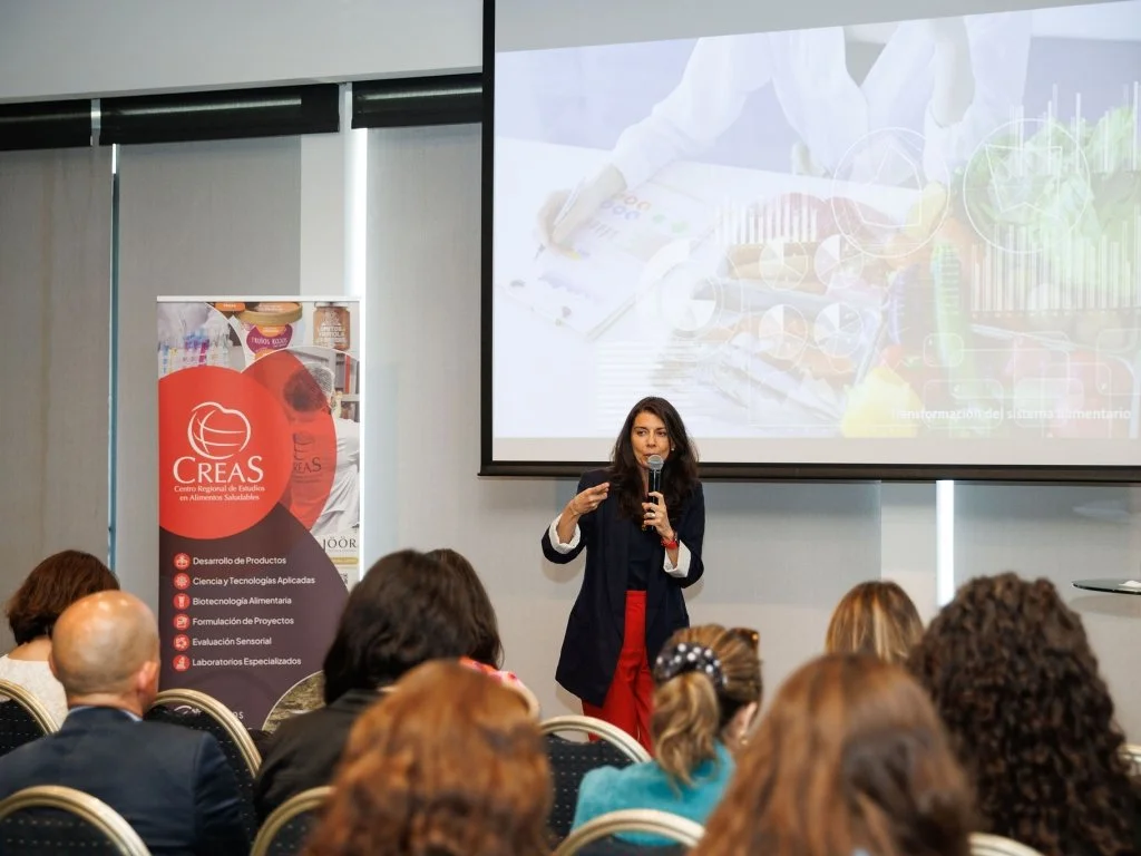 Gerente de Sustentabilidad de AB Chile expuso en el IX Seminario Internacional CREAS