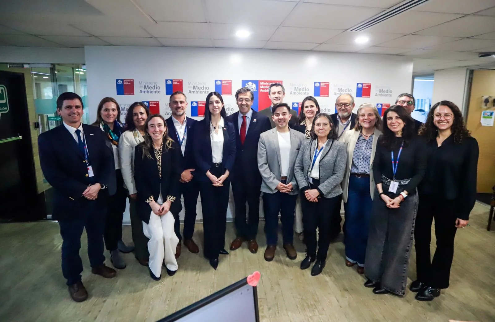 Gremio participa en Mesa Ejecutiva para abordar desafíos de implementación de la Ley REP