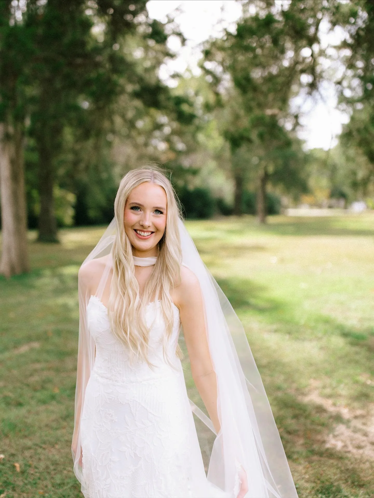 Chelsea + Will&rsquo;s beautiful fall wedding needed a permanent spot on the feed! All the details, all the colors, loved every minute. Peep photo #10 for a laugh 👀

Venue - @cedarhallweddings 
Florals - @andreawestblade 
HMU - @lindseysaenz 
Dress 