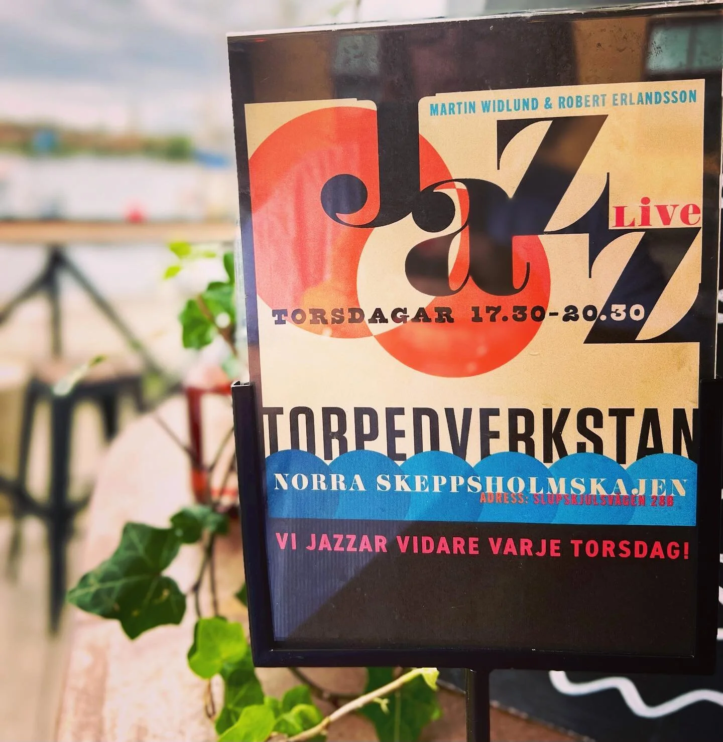 IMORGON &Auml;R DET DAGS F&Ouml;R JAZZTORSDAG IGEN!
Livejazz imorgon torsdag 28 juli mellan 17.30-20.30 spelar Martin Widlund &amp; Robert Erlandsson hos oss igen! V&auml;lkomna &ndash; se till att boka bord!

Bordsbokning: www.torpedverkstan.se!
#to