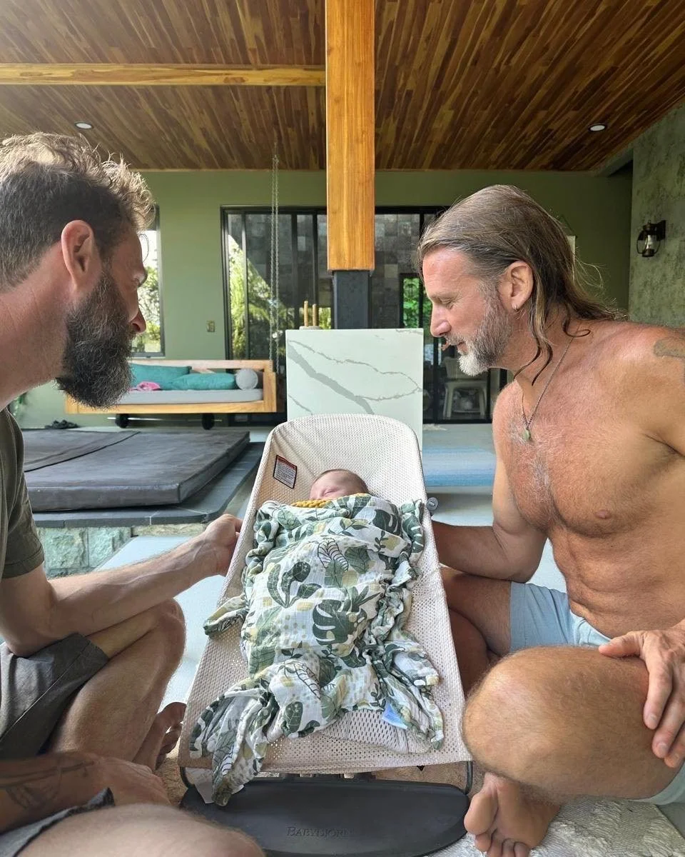 On November 1st, new life blossomed at Holos in the Diamante Valley.

The first baby born on the land, arrived surrounded by jungle air, love, and community.

His birth reminds us that life keeps renewing itself through connection and care.

There is