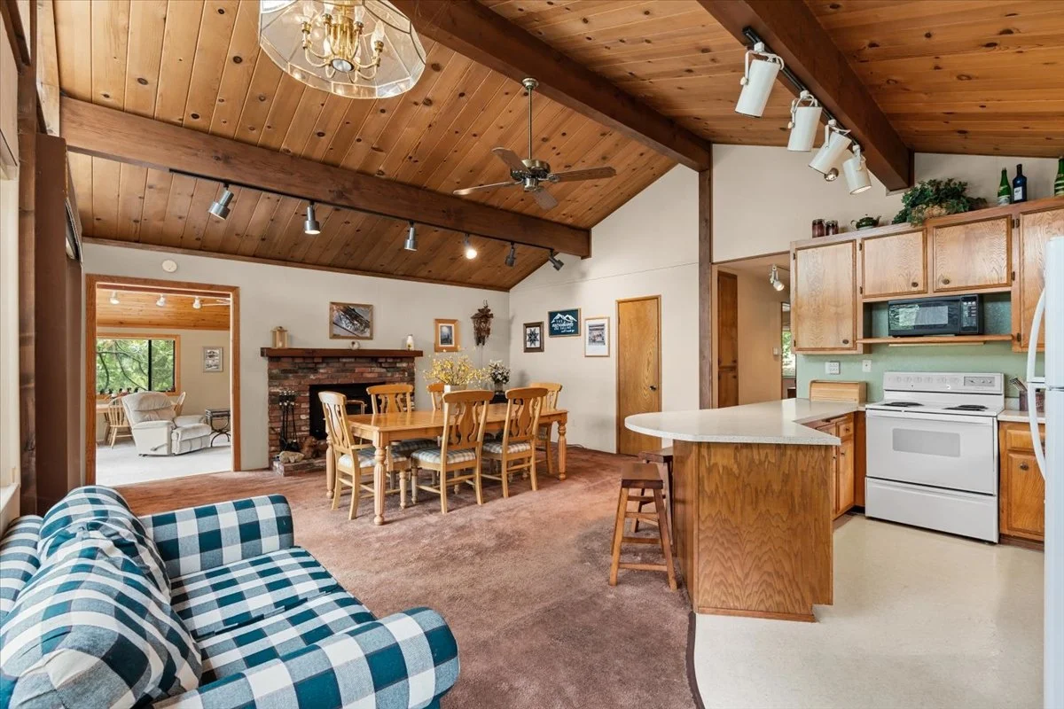 11-26823 Crestview Drive-24.jpg