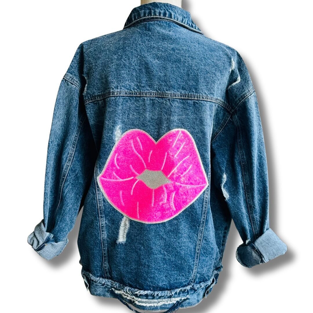 A spring essential &hellip; Denim Jacket
And we have the cutest jacket, unique, stylish, just for you 💖💕
Available this Thursday!!!

#shoplyby #lybyboutique #newarrivals #jeanjacket #jeanjacketdesigns #chenillepatches #comingsoon #availablethursday