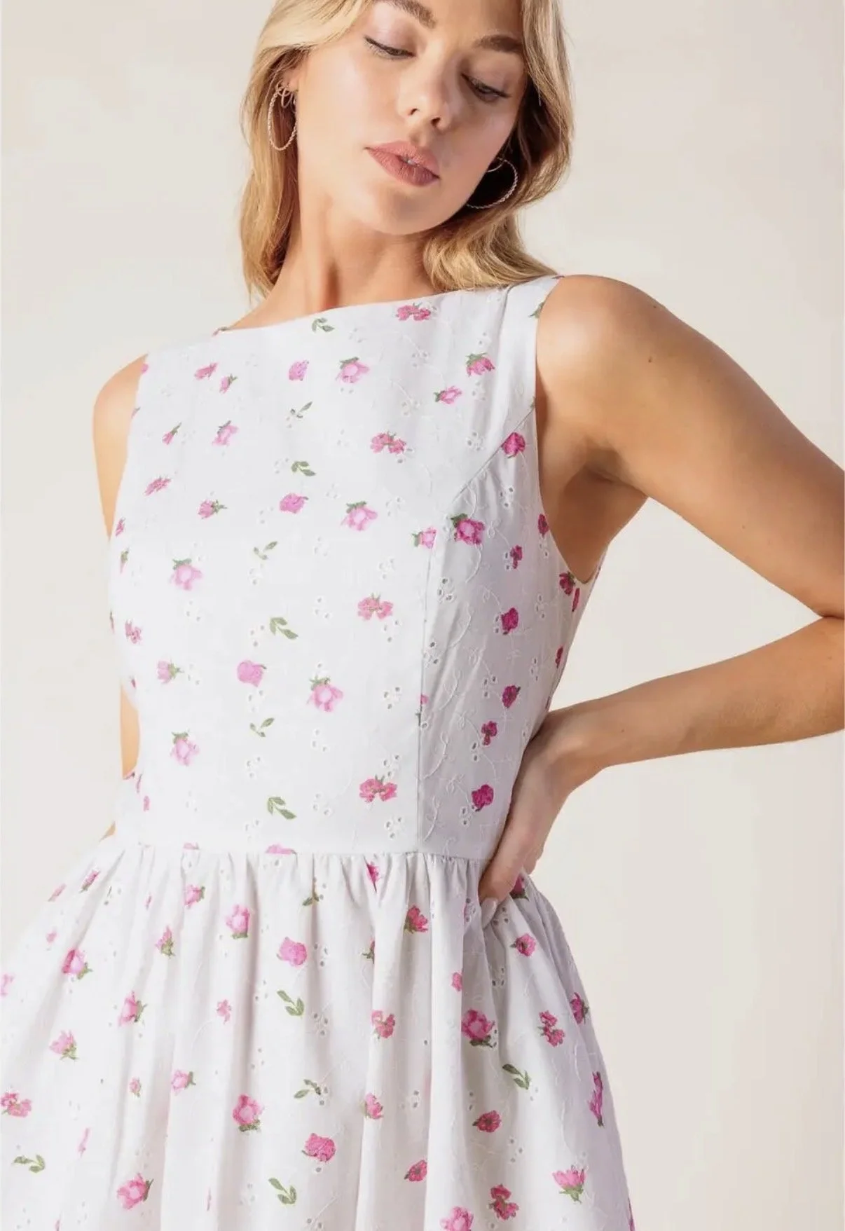 Close up Blossom Breeze White Eyelet Midid Dress
