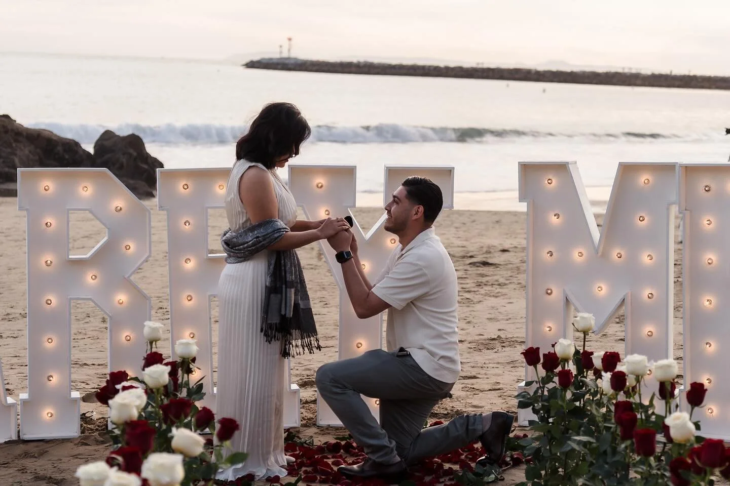 Congratulations to Gabriel & Monica @gabe_zr2 @heyitsmoni1 💍🍾 #shesaidyes ! It’s an absolute honor that I got to capture your beautiful proposal. Huge shoutout to the amazing planner that everything together @te.amo.mas.events 
.
Photogra