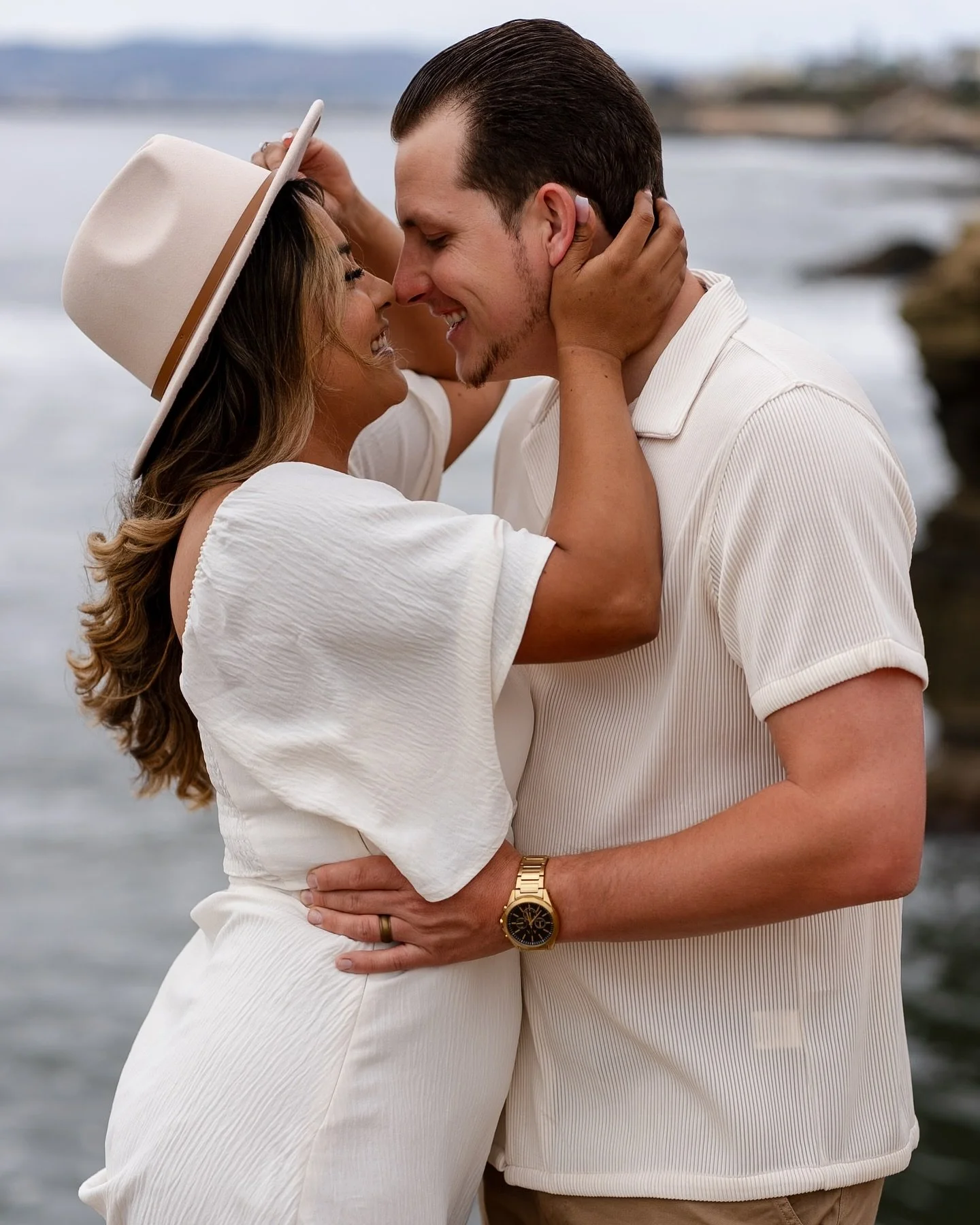Adam & Cindy 💍. I had the most wonderful time capturing this beautiful couple’s love, and I can’t wait for their wedding in September! @adam_herweck @cindy_woohoo 
.
Wedding Photographer: @photognicholas 
.
#weddingphotographer #wedd