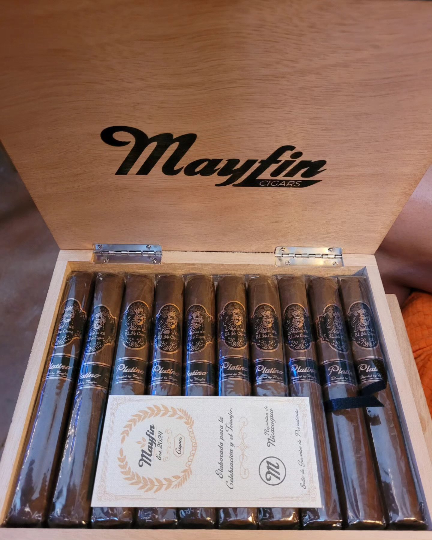 The El Jefe Cigar Pic_Box.jpeg