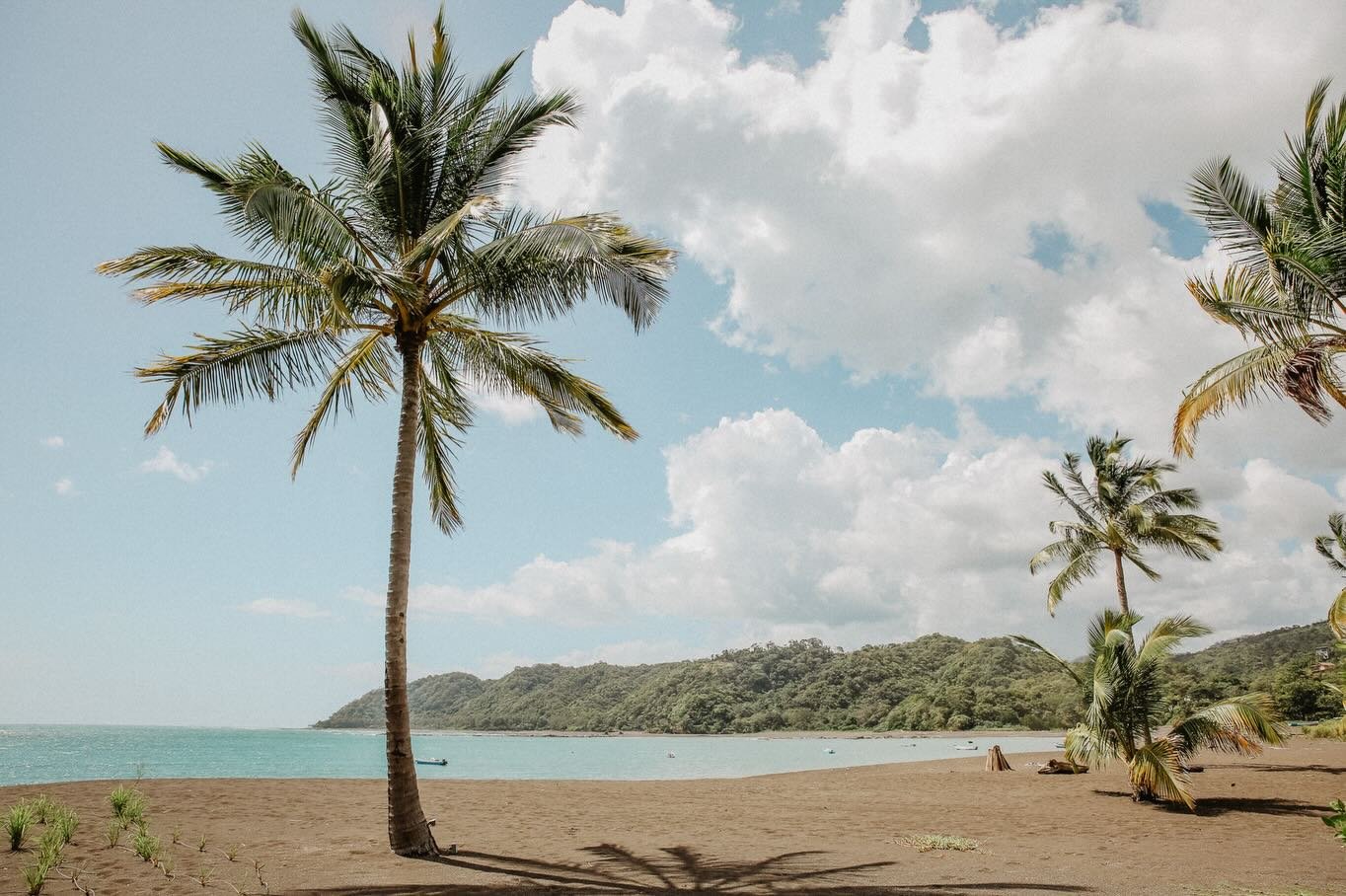 If you&rsquo;re staring out the window wishing you&rsquo;d booked that winter trip... same. 😅

But here&rsquo;s the good news &mdash; my dear friend and incredible teacher @meghan.hunter.yoga and I are giving you something even better to look forwar